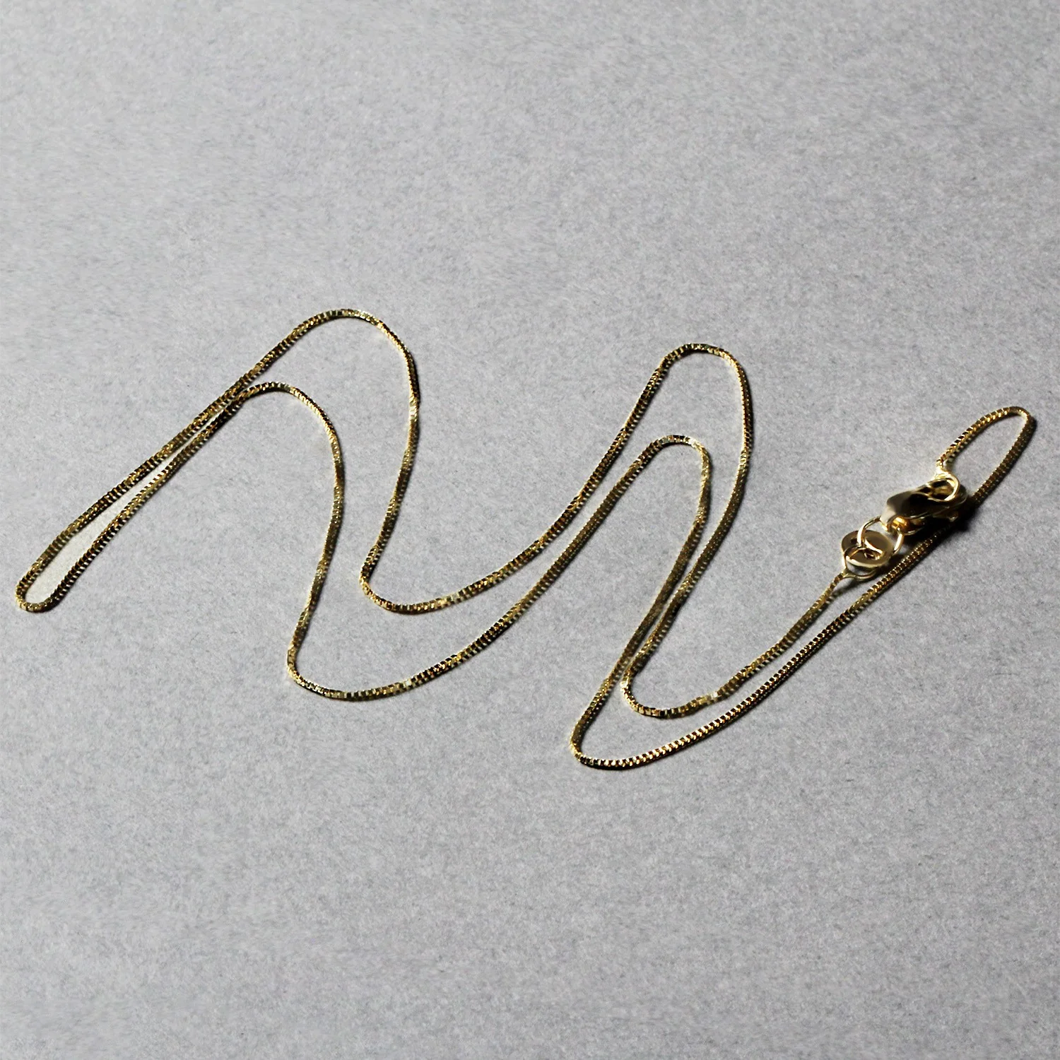 10k Yellow Gold Classic Box Chain 0.45mm - Image 5