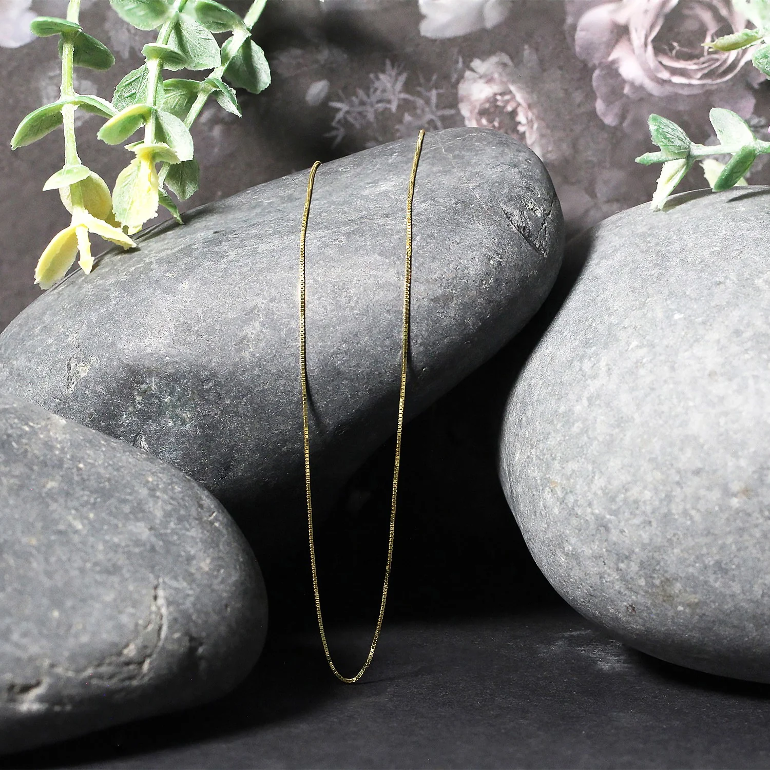 10k Yellow Gold Classic Box Chain 0.45mm - Image 4