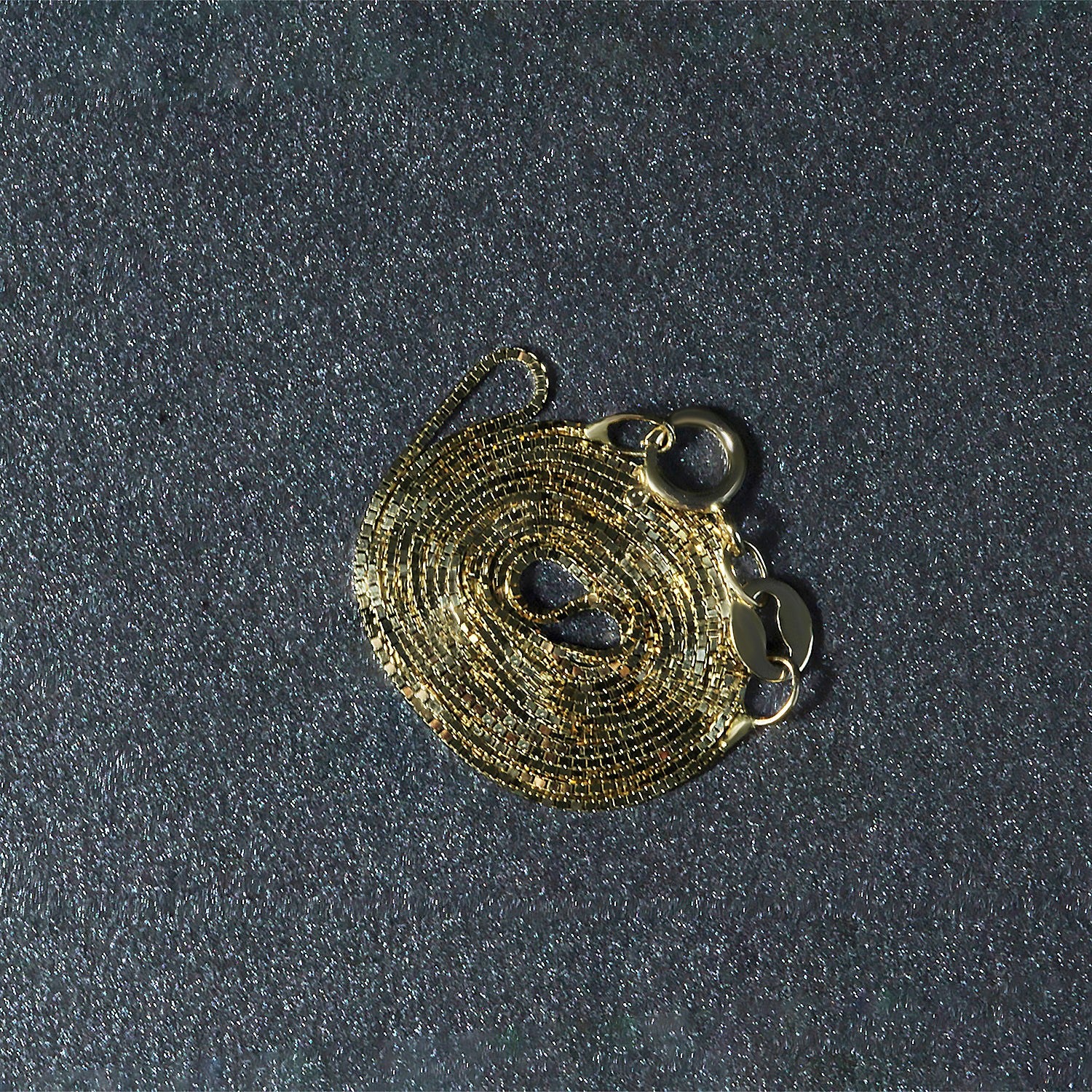 10k Yellow Gold Classic Box Chain 0.6mm - Image 6