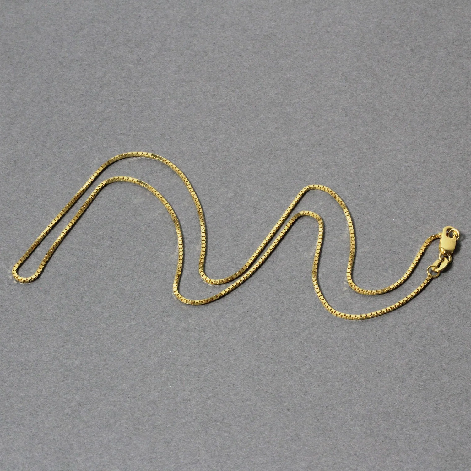10k Yellow Gold Classic Box Chain 1.0mm - Image 5