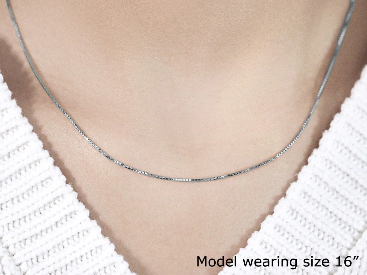 14k White Gold Octagonal Box Chain 1.0mm - Image 4