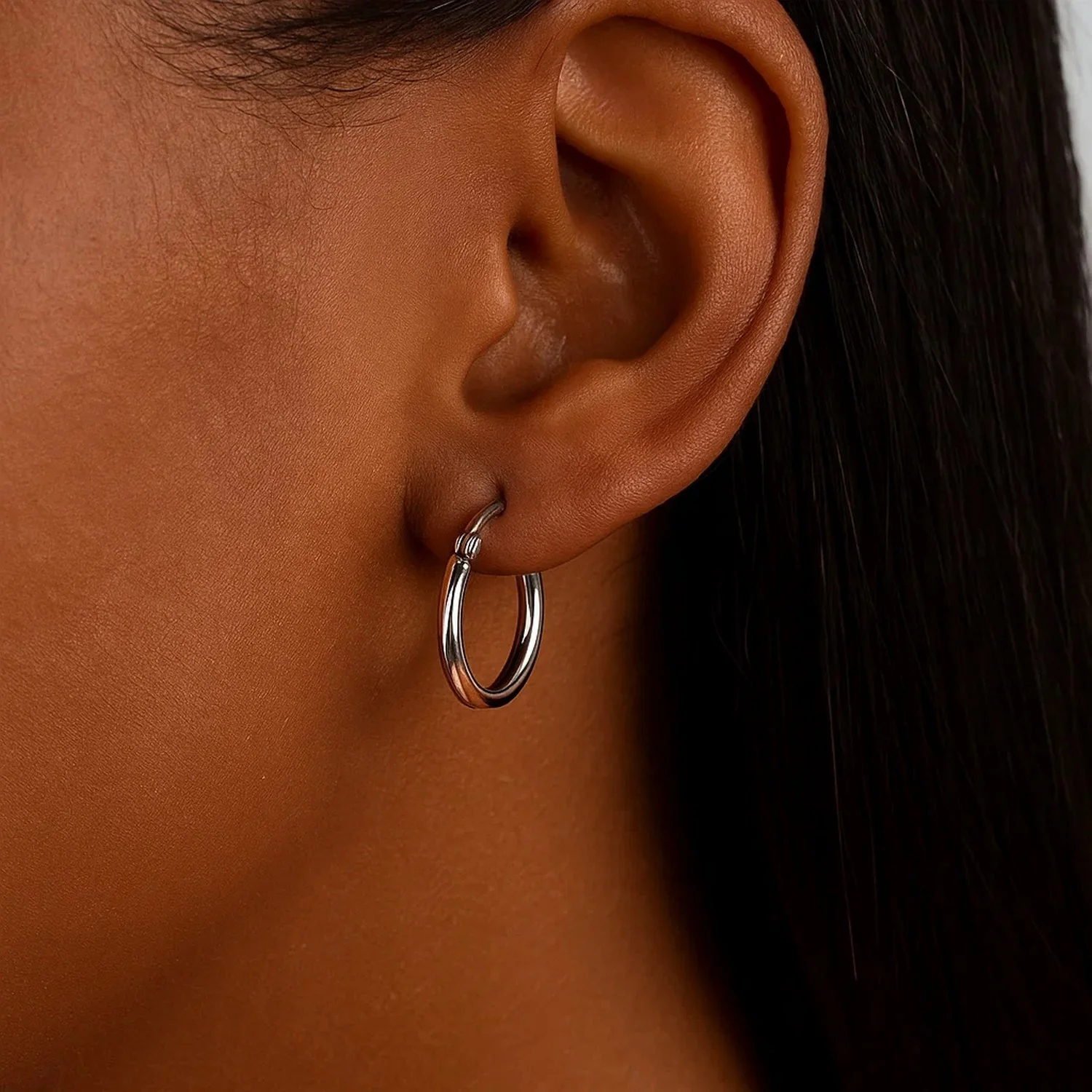 14k White Gold Polished Hoop Earrings (15 mm) - Image 5
