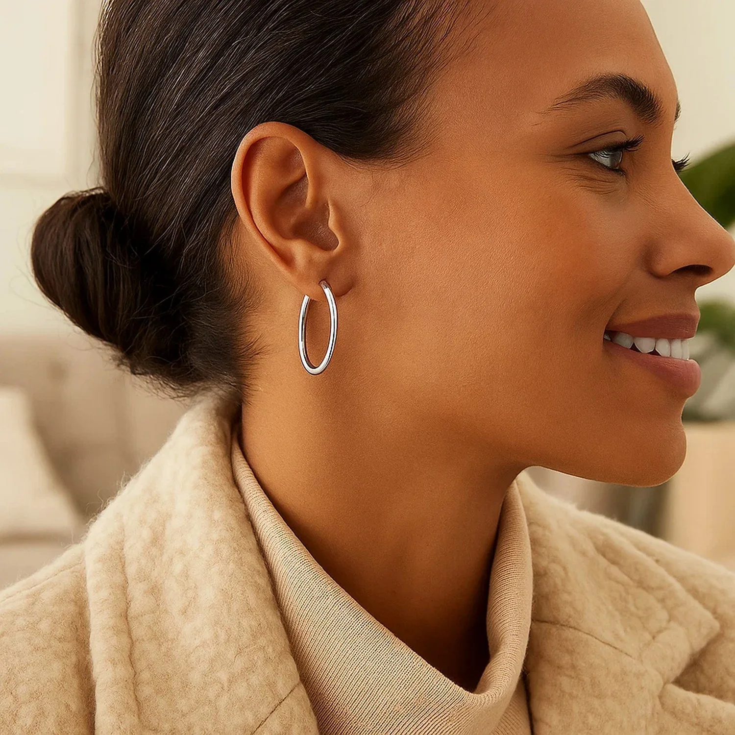 14k White Gold Polished Hoop Earrings (25 mm) - Image 3