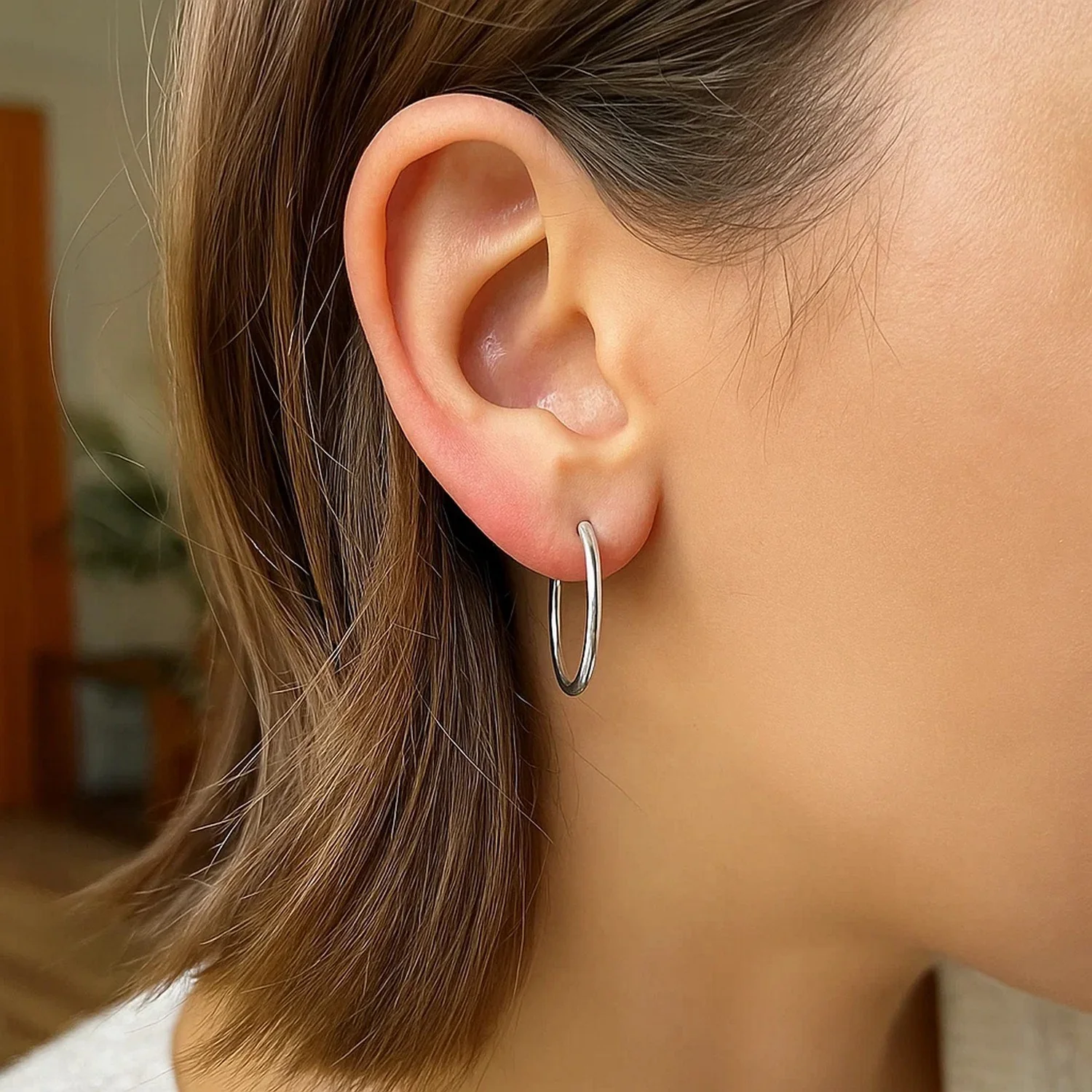 14k White Gold Polished Hoop Earrings (25 mm) - Image 4