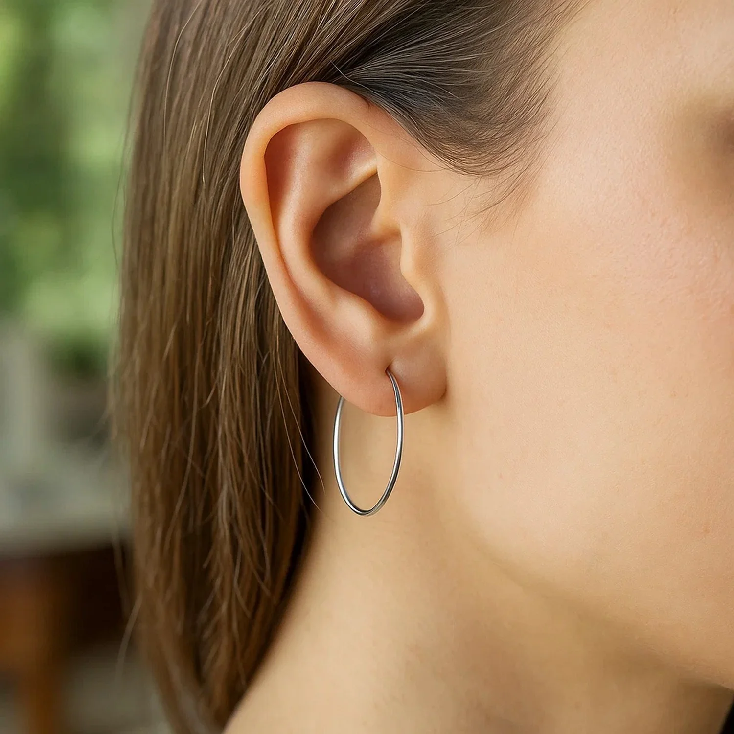14k White Gold Polished Hoop Earrings (25 mm) - Image 3