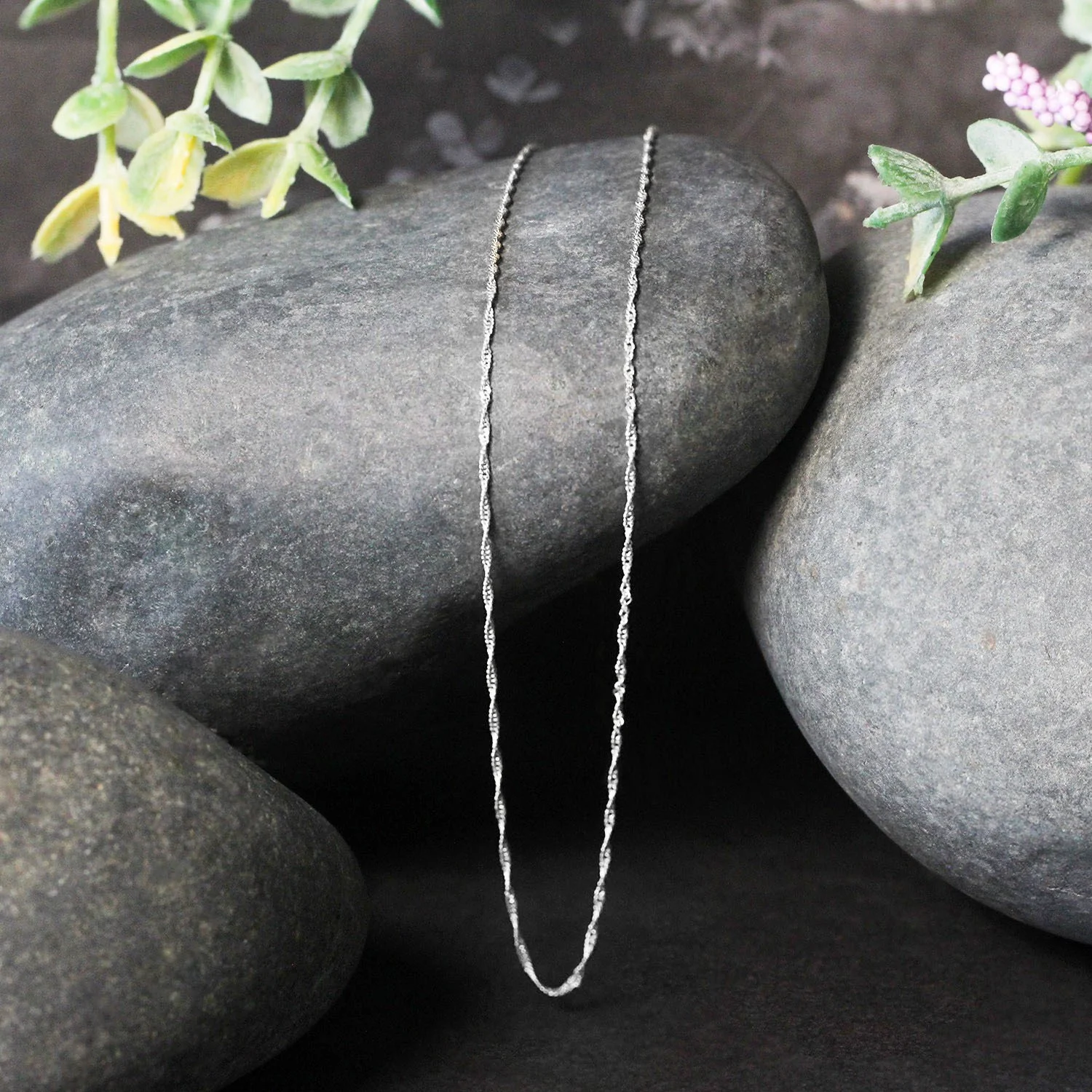 14k White Gold Singapore Chain 0.8mm - Image 4