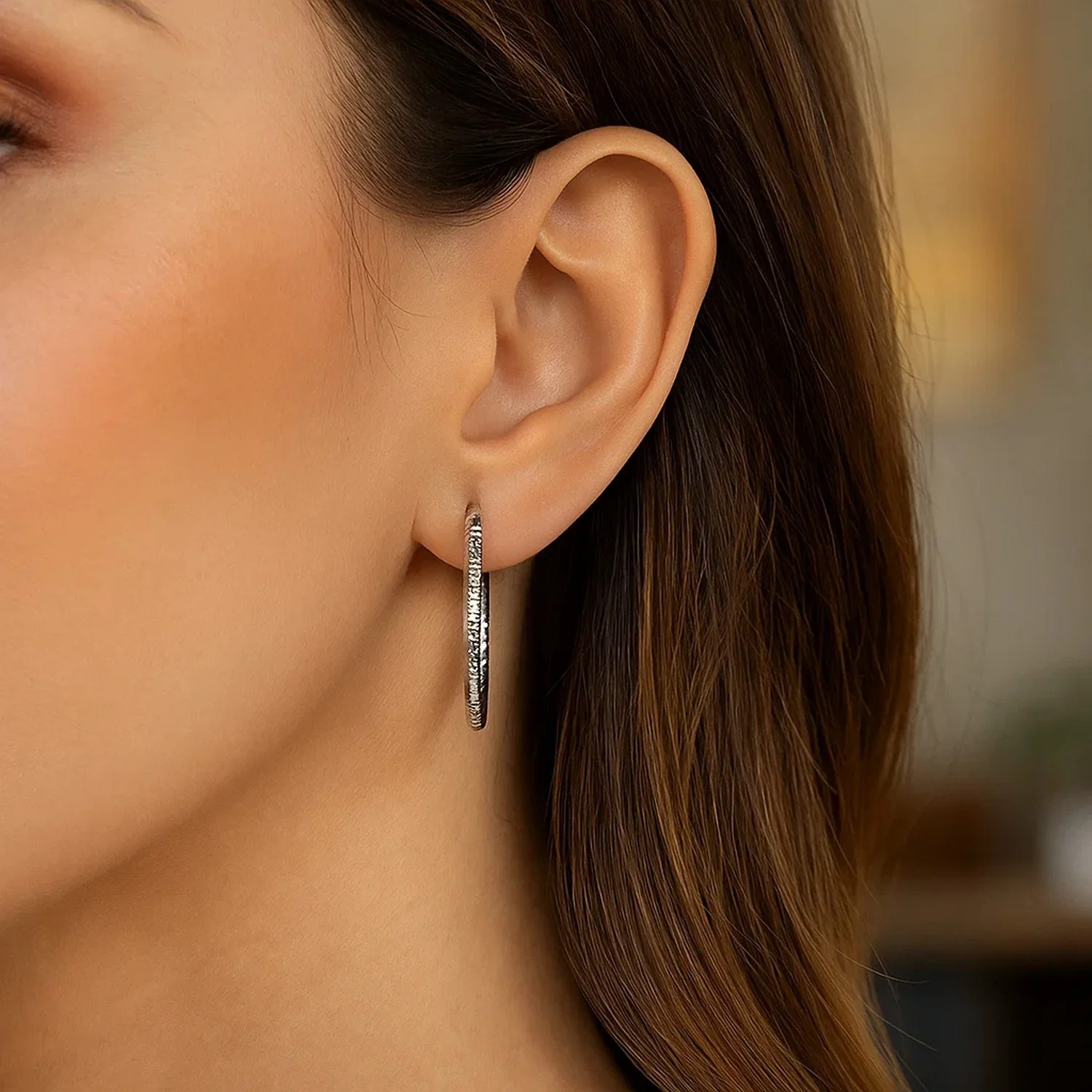 14k White Gold Tube Textured Round Hoop Earrings - Image 3