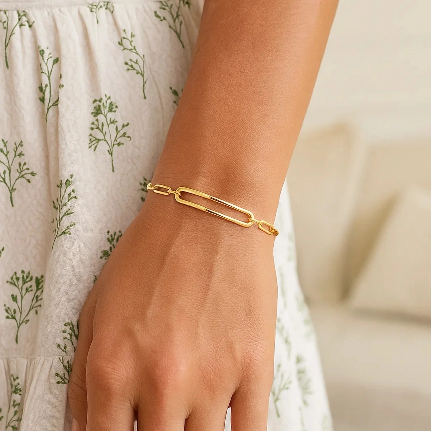 14k Yellow Gold High Polish Open Curved Paperclip Bracelet - Image 8