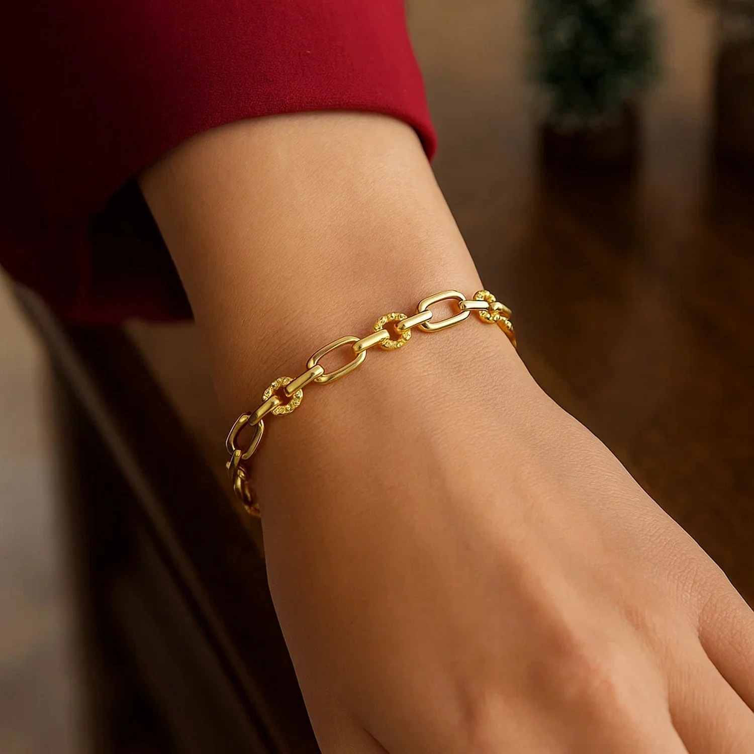 14k Yellow Gold Polished and Textured Link Bracelet - Image 5