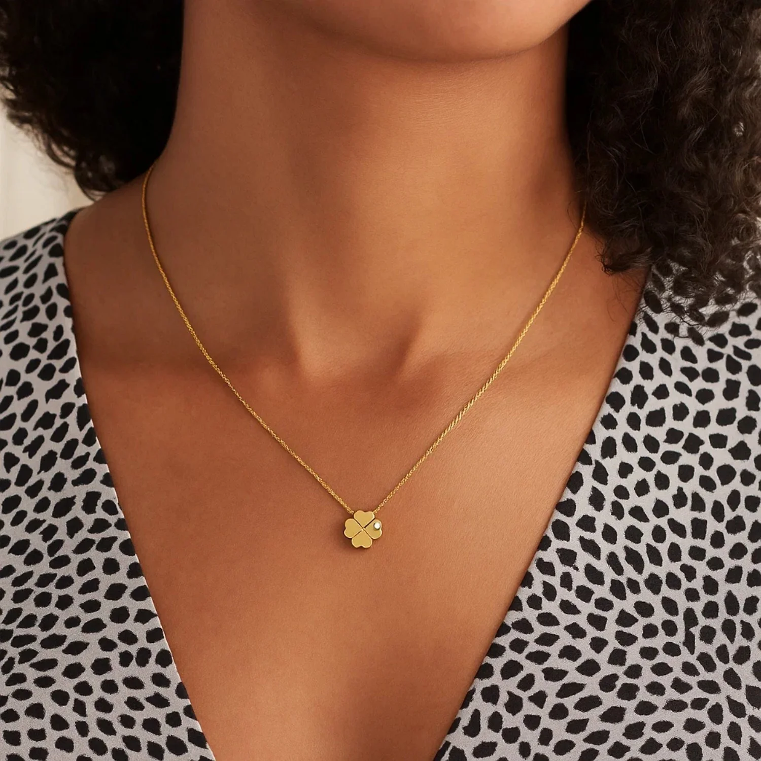 14k Yellow Gold Polished Four Leaf Clover Necklace with Diamond - Image 9