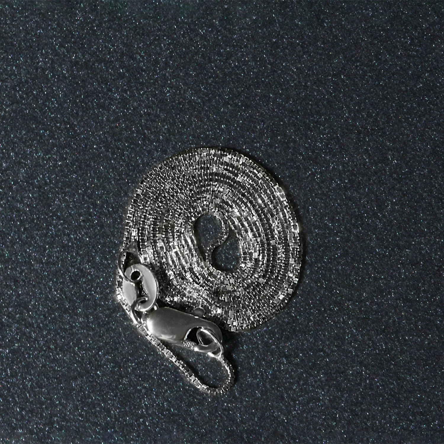 18k White Gold Box Chain 0.6mm - Image 6
