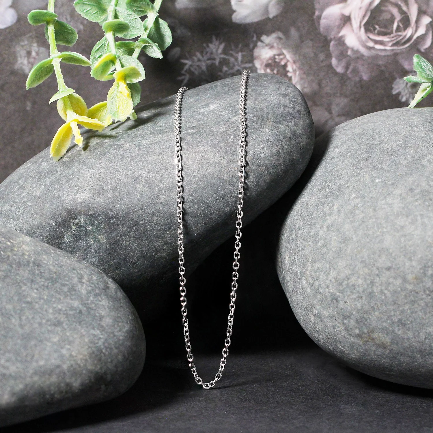 18k White Gold Diamond Cut Cable Link Chain 1.5mm - Image 4