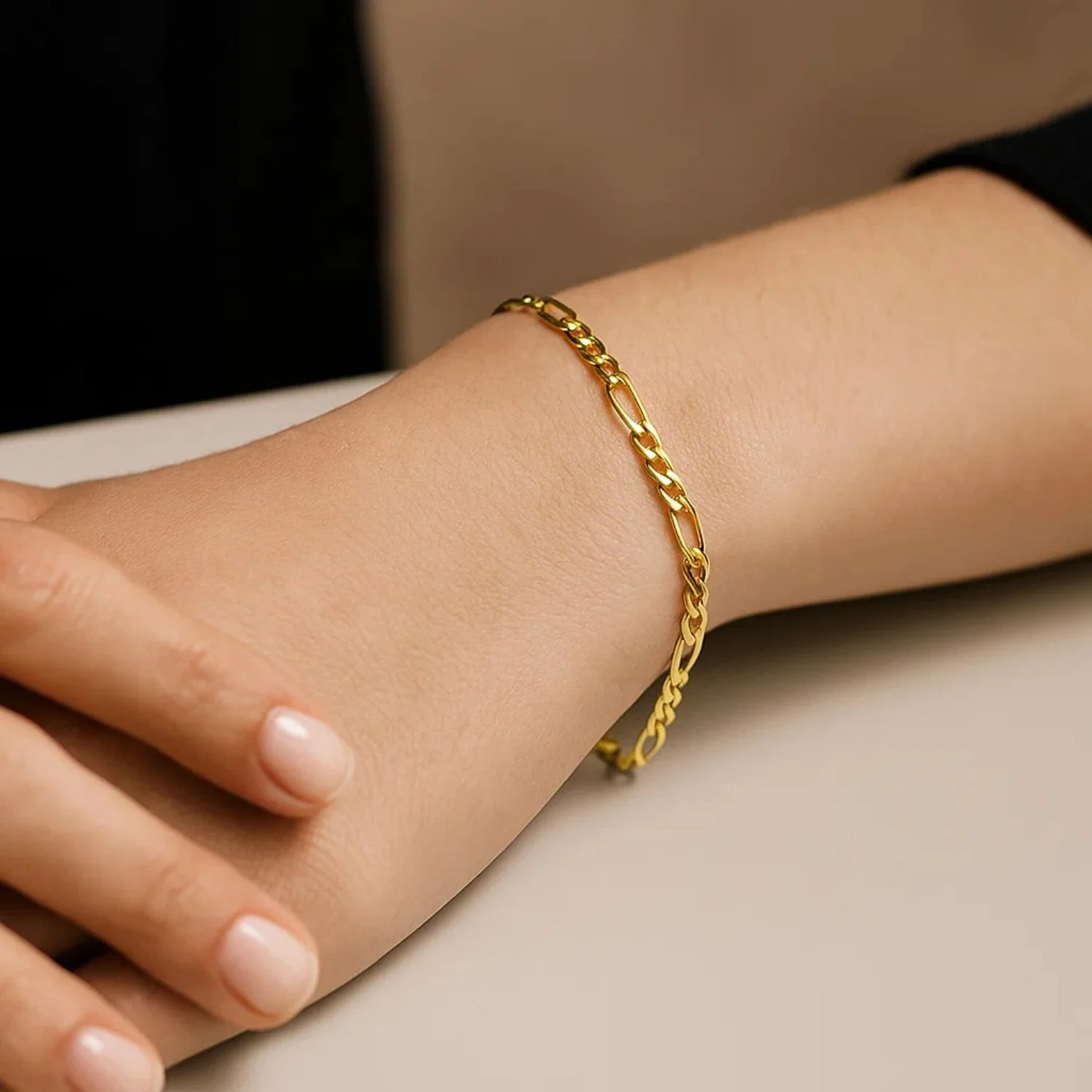 2.6mm 10k Yellow Gold Link Figaro Bracelet - Image 7
