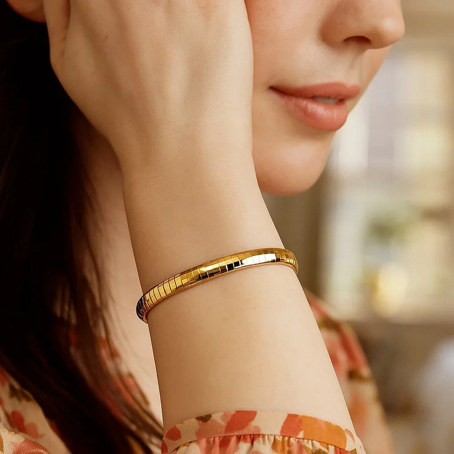 6.0 mm 14k Yellow Gold Classic Omega Bracelet - Image 3