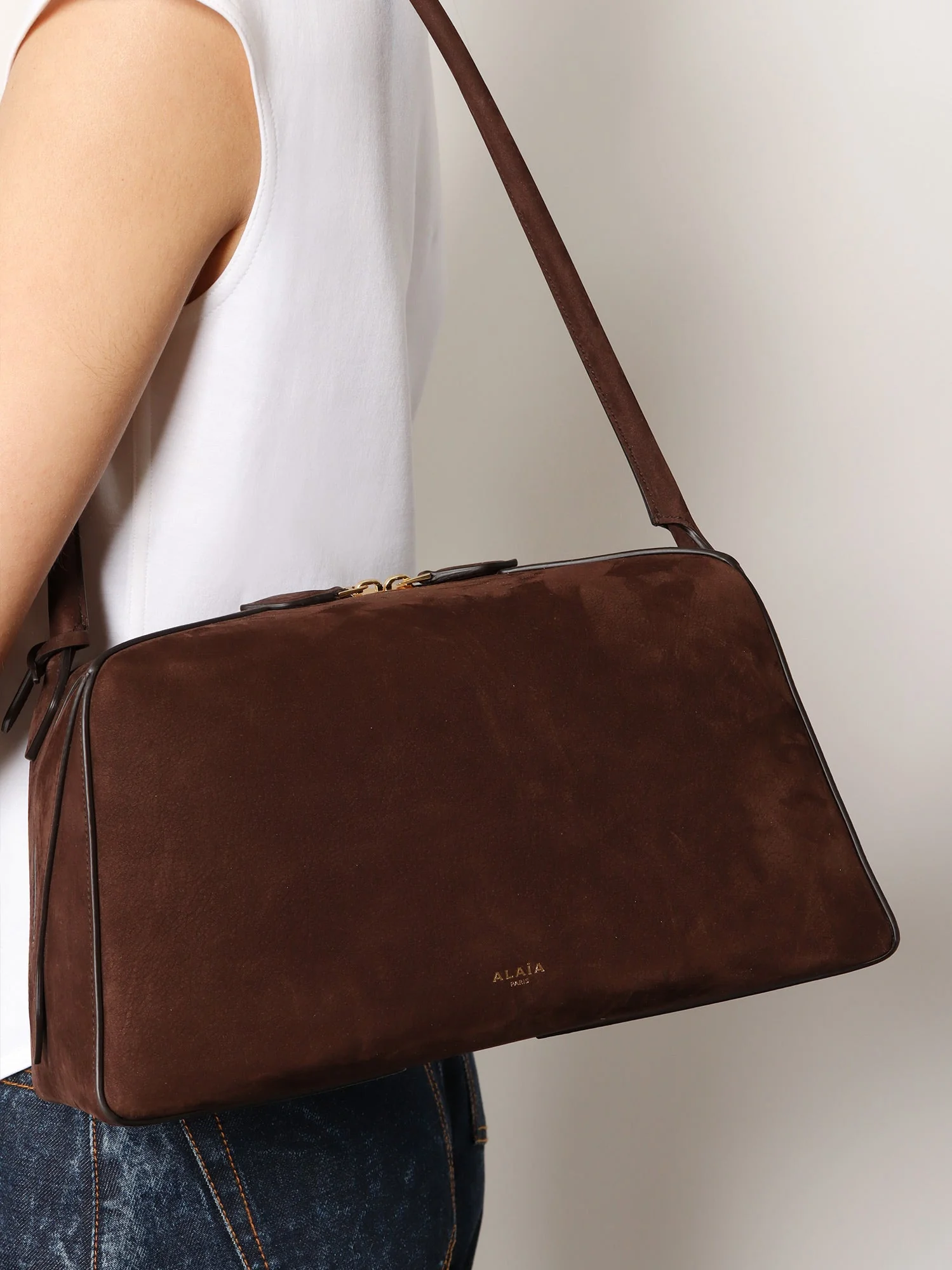 Alaia Nabuck Le Bouledogue Shoulder Bag - Image 2