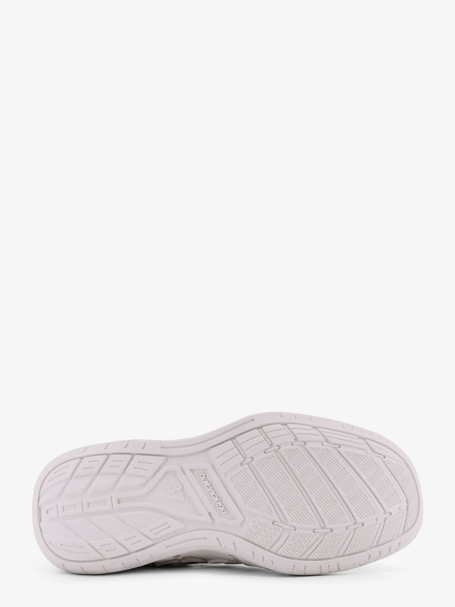 Balenciaga Hamptons Worn-Out Leather Low-Top Sneakers - Image 4
