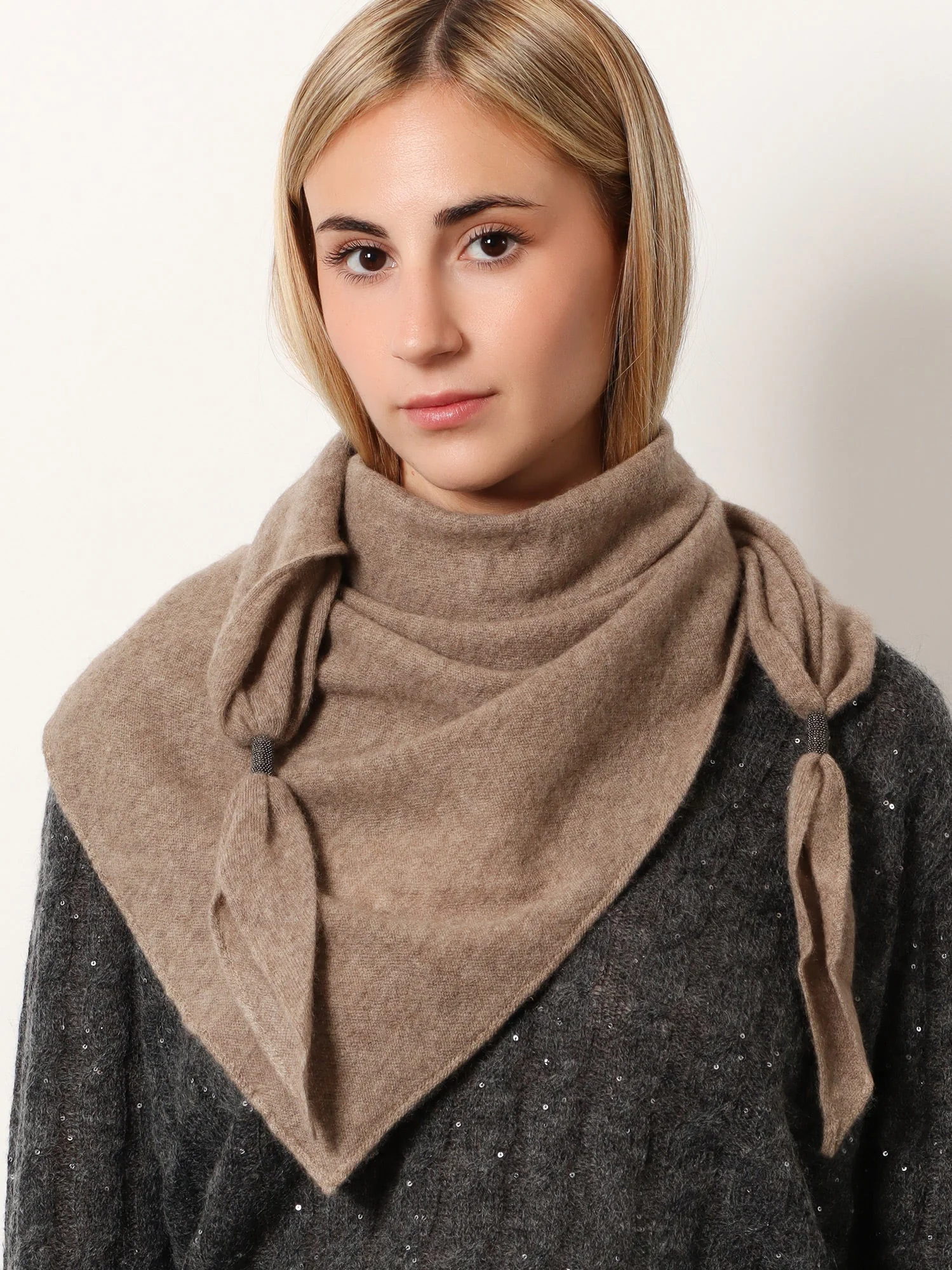 Brunello Cucinelli Cashmere Scarf With Monili Detail - Image 4
