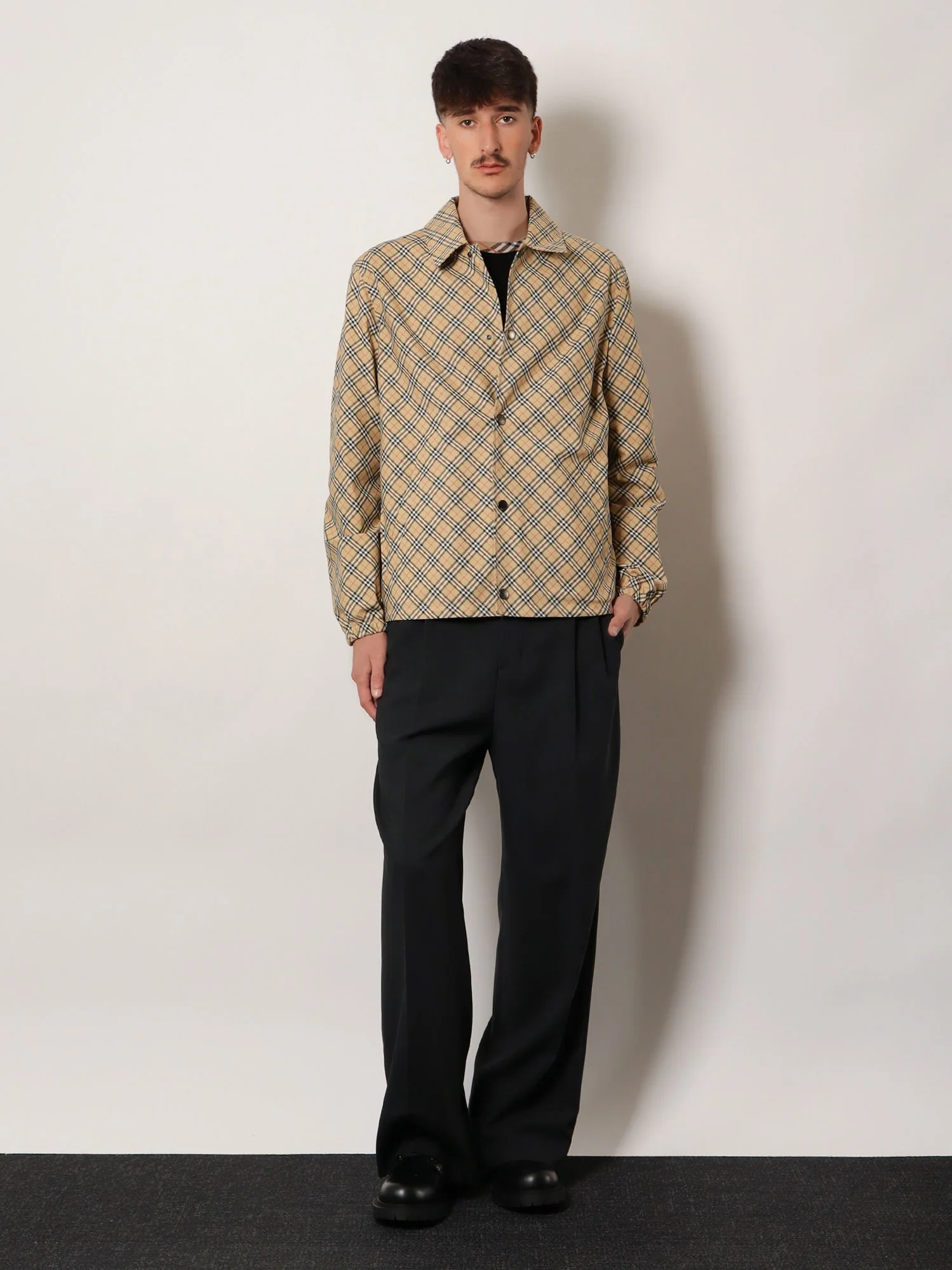 Burberry Slindon Jacket With Iconic Check Motif - Image 2