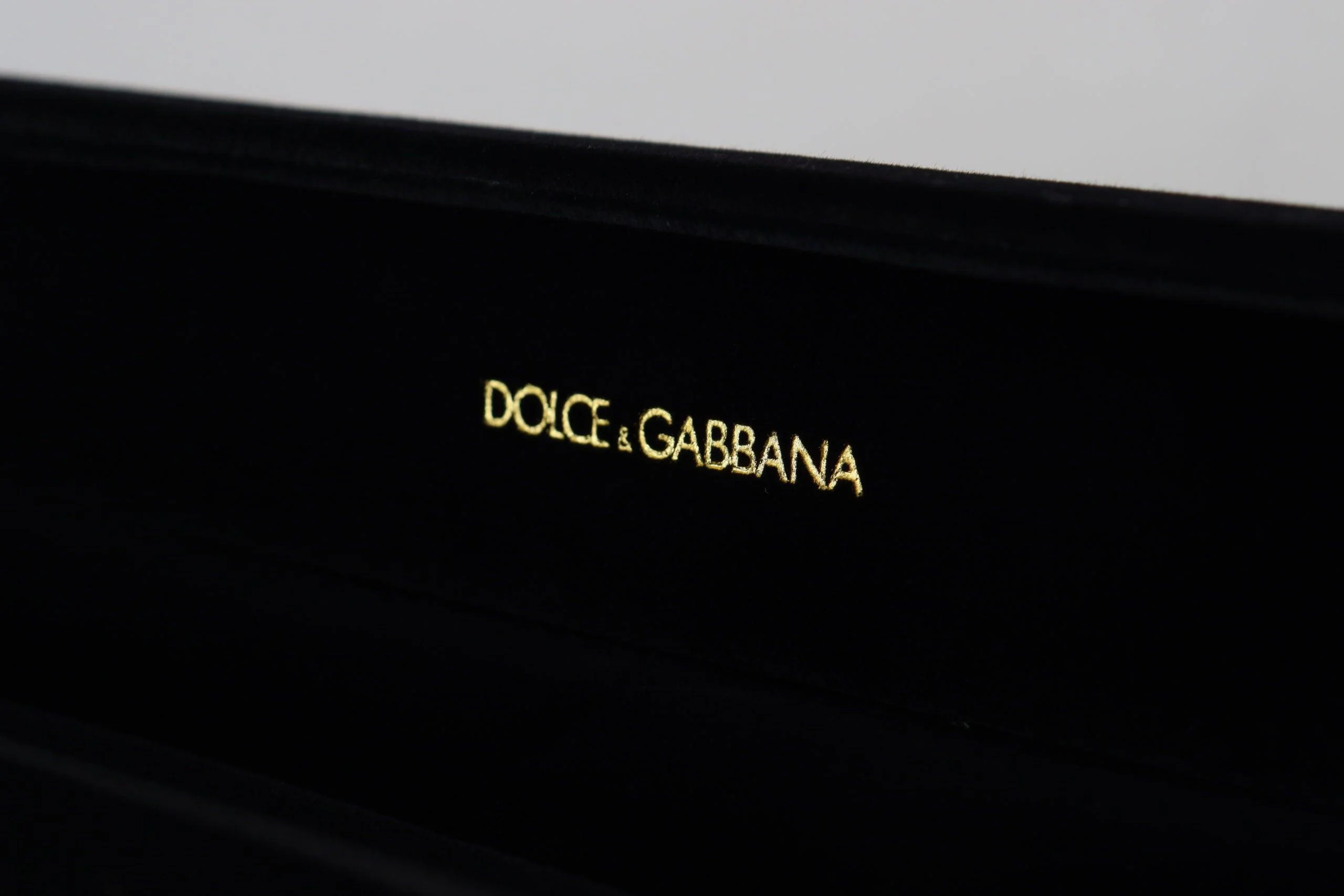 Dolce & Gabbana Black Velvet Logo Plaque Storage Bracelet Jewelry Box - Image 7