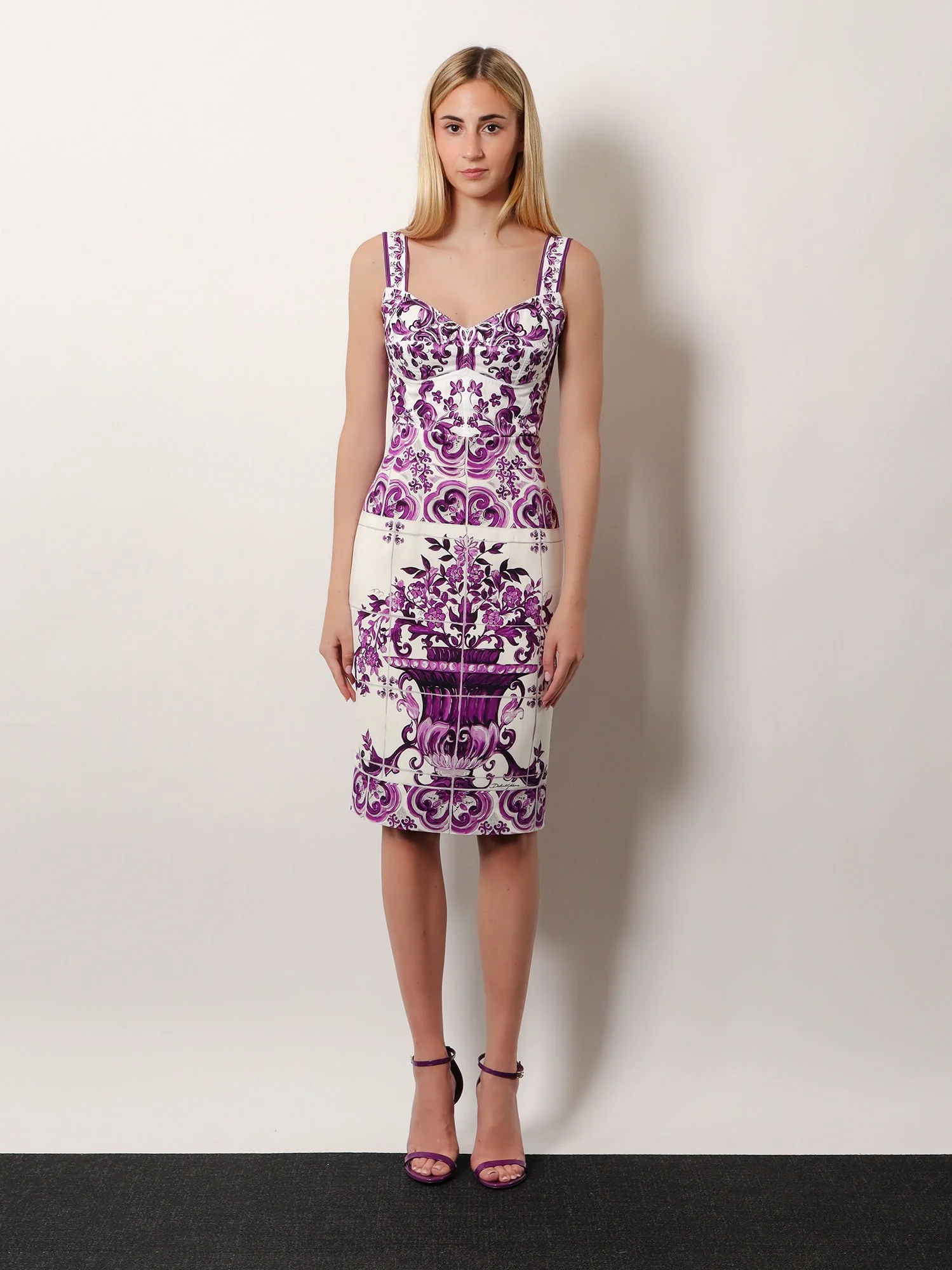 Dolce & Gabbana Maiolica Silk Pencil Skirt - Image 2