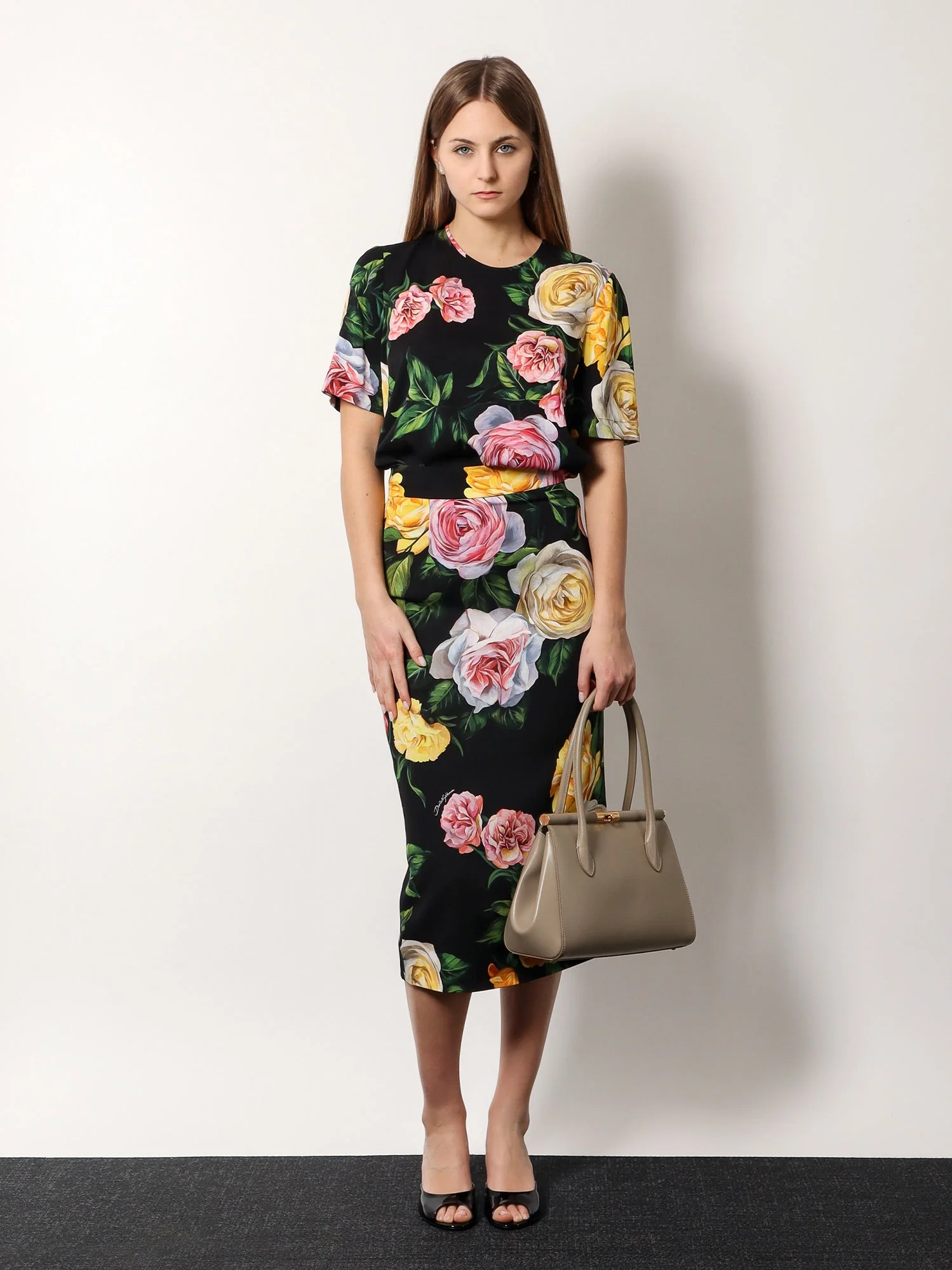 Dolce & Gabbana Marlene Leather Handbag With Charm Detail On The Front - Image 2