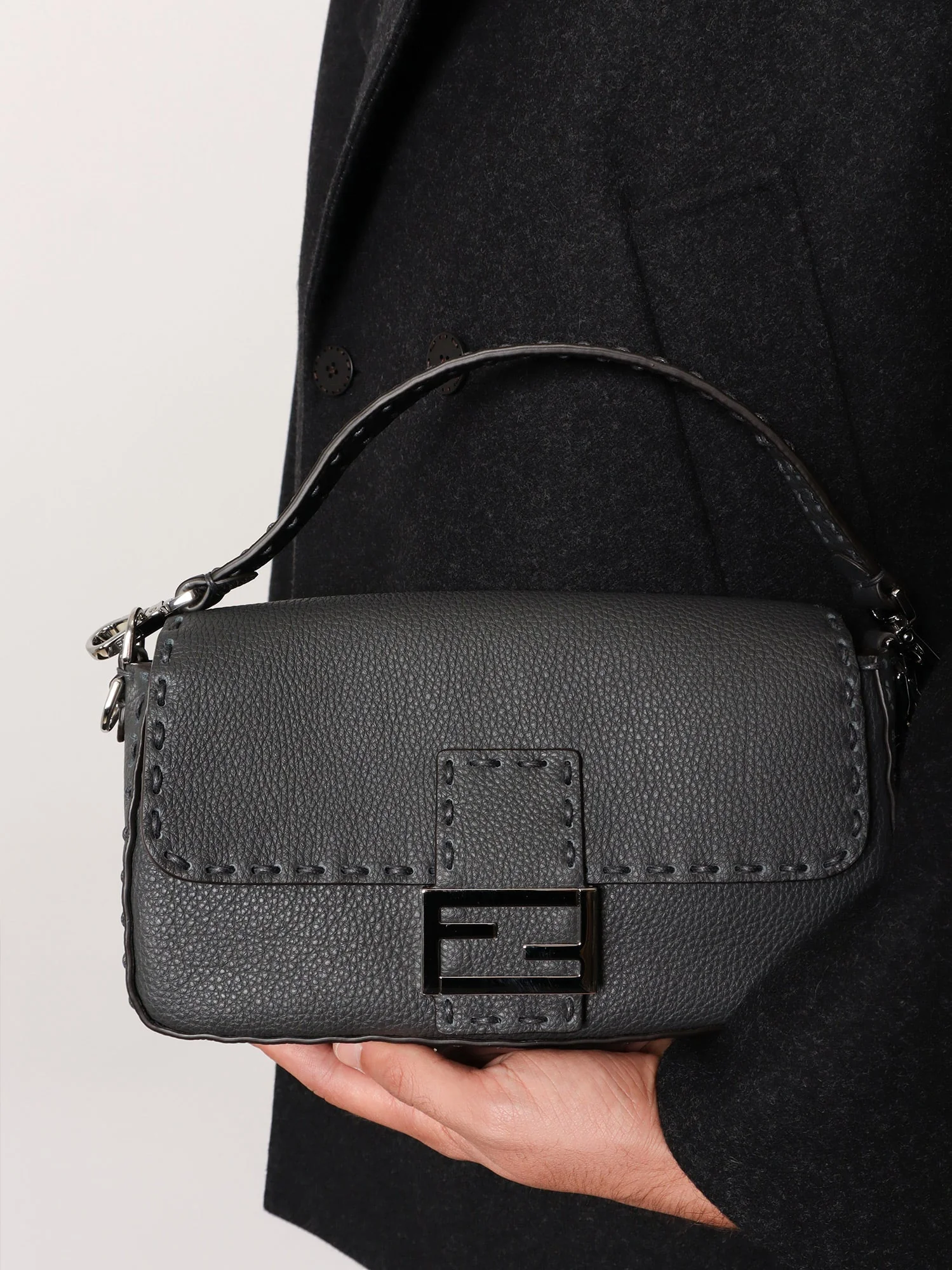 Fendi Baguette Leather Shoulder Bag With Selleria Stitchings - Image 2