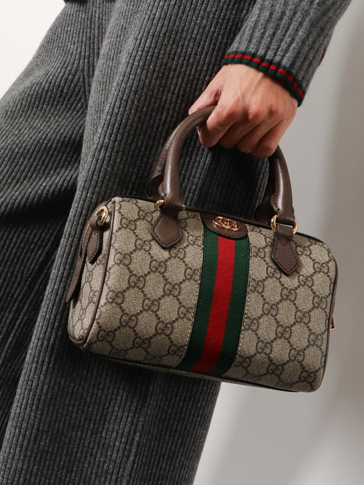 Gucci Ophidia Shoulder Bag In Gg Monogram Fabric - Image 2