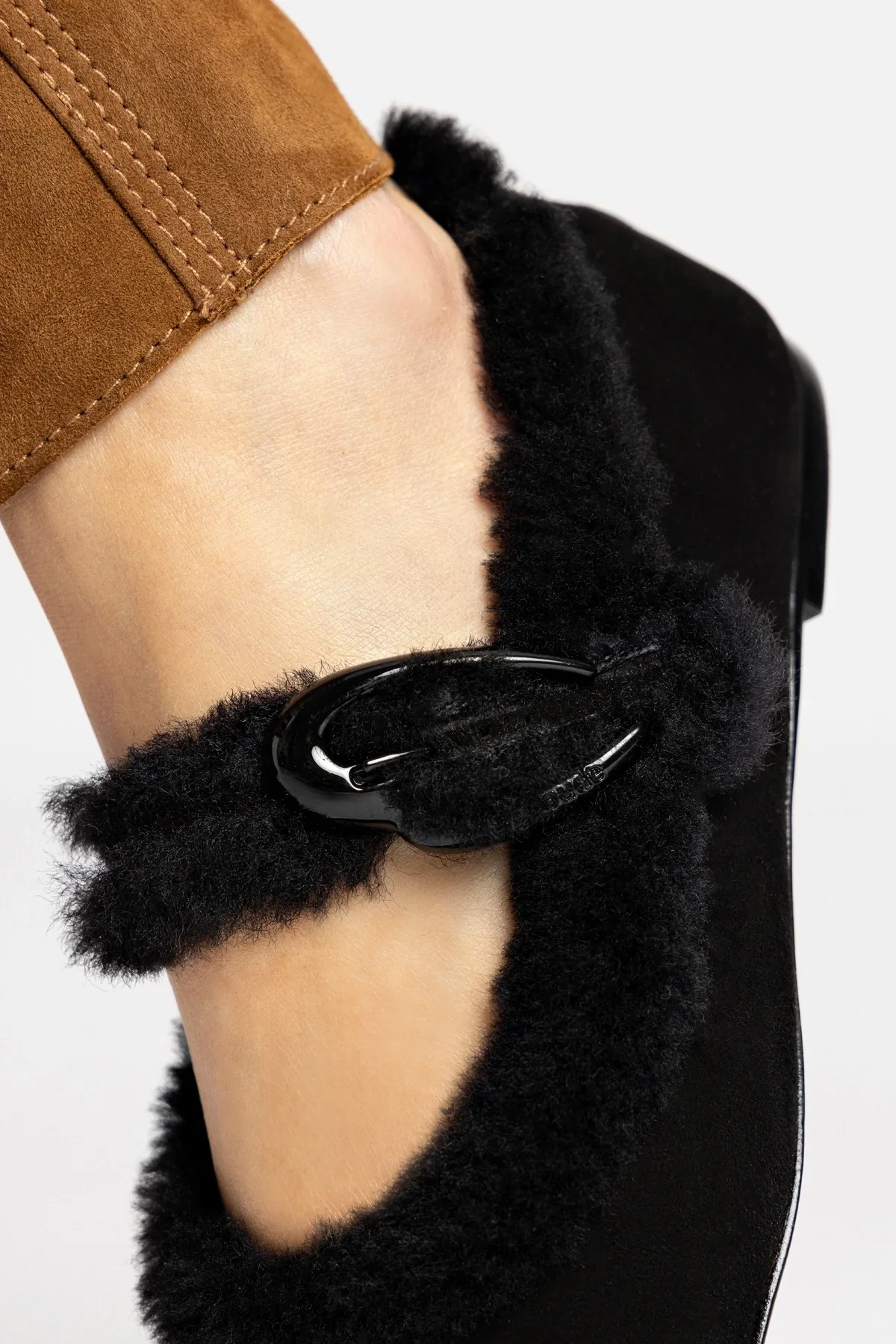 Larroude Verona Ballet Flat In Black Suede-Shearling - Image 5