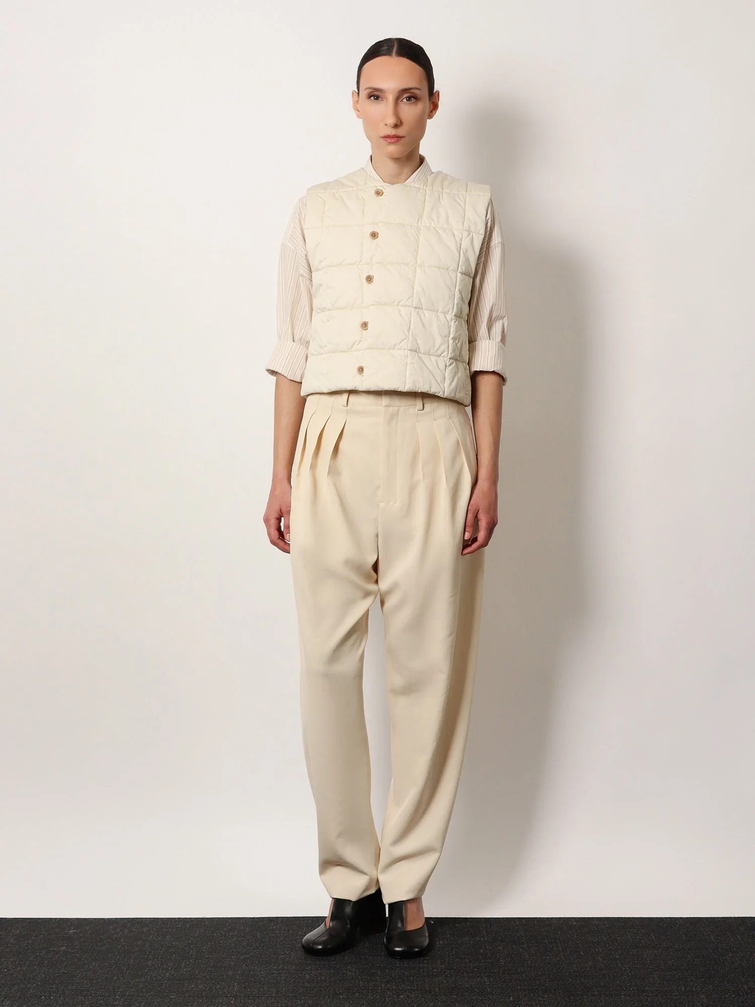 Lemaire Pleated Tailored Wool Blend Trouser - Image 2
