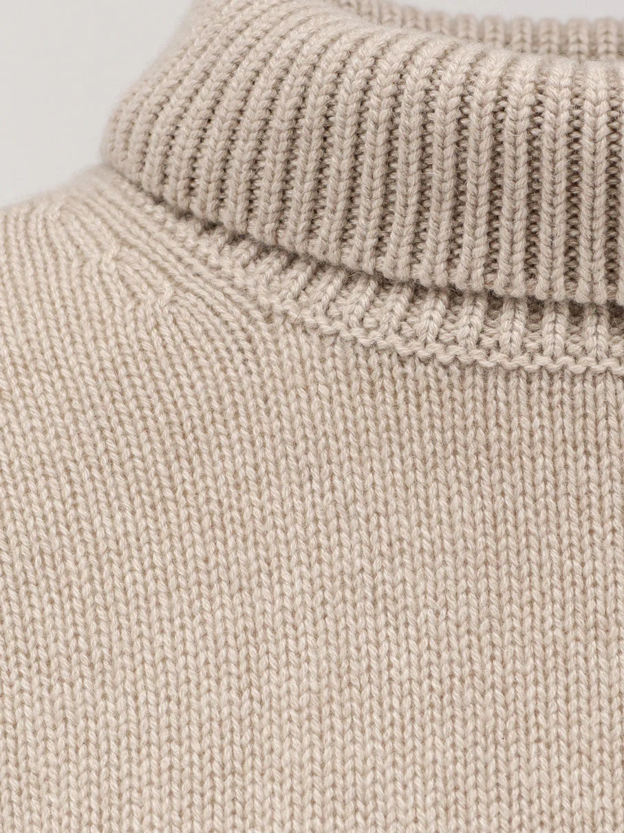 Lisa Yang Heidi Cashmere Turtleneck - Image 9