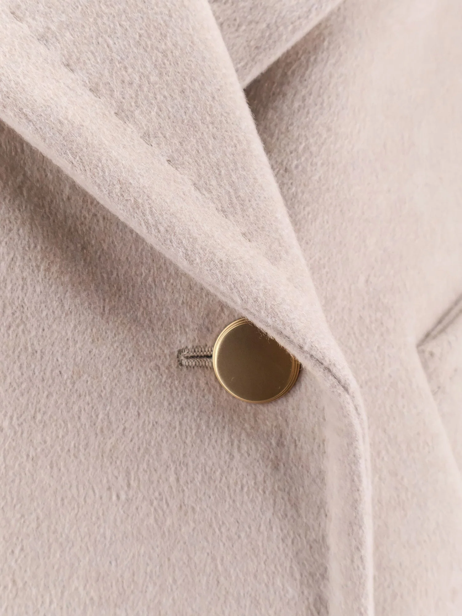 Max Mara Berta Cashmere Peacoat With Gold Metal Buttons - Image 3