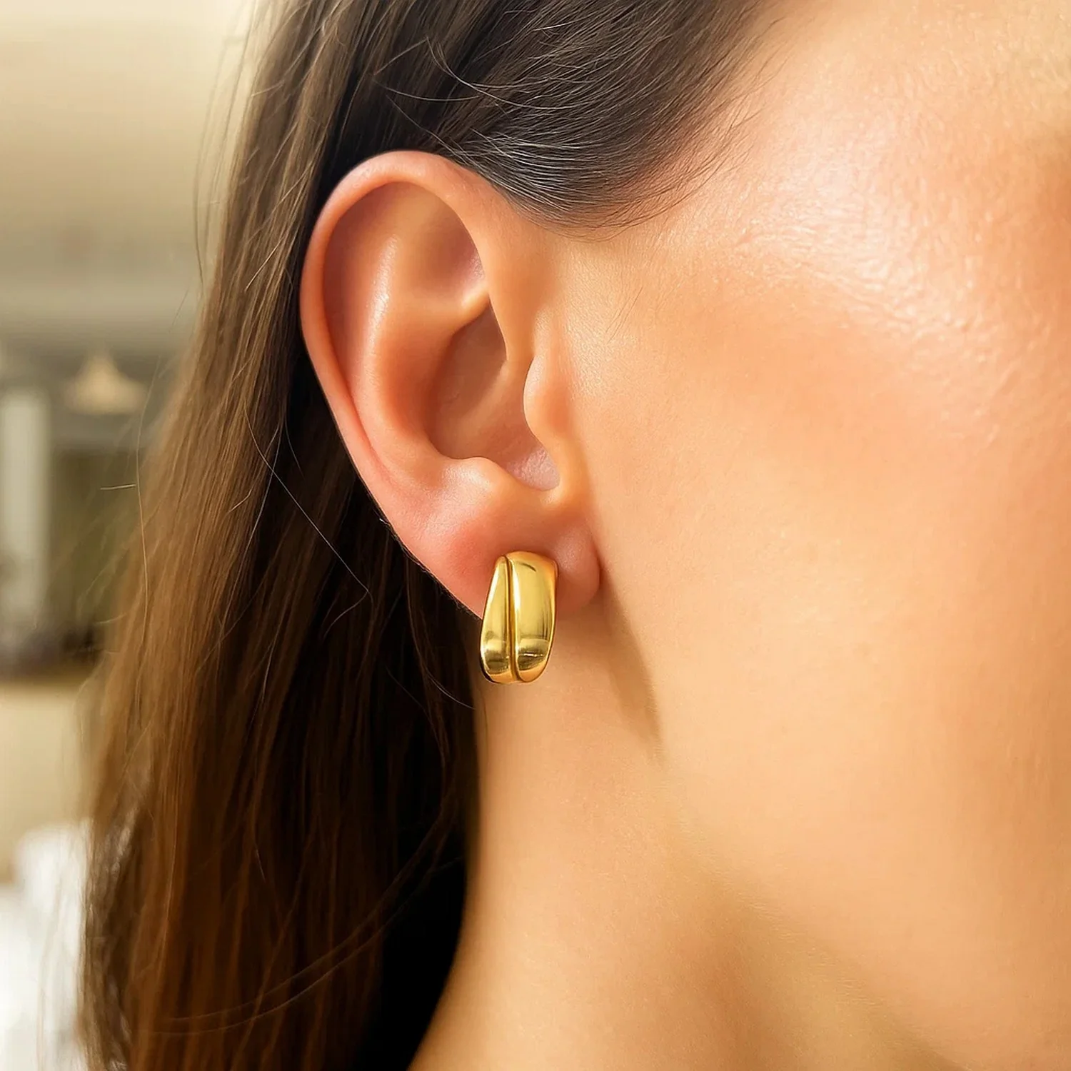 Puffed Up Split Hoop Earrings in 14K Yellow Gold - Image 2