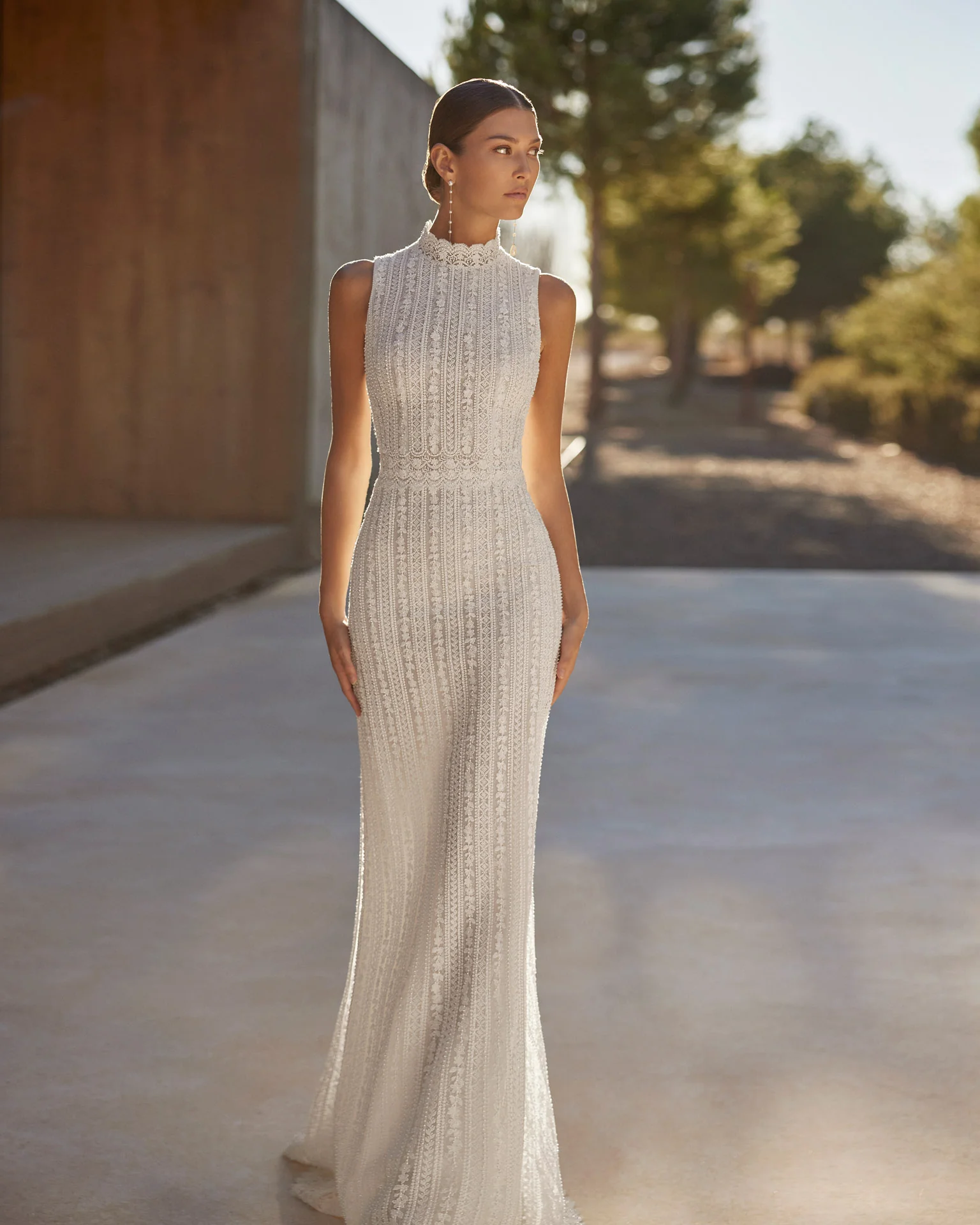 Rosa Clará Alfia Two-Piece Sheath Wedding Dress with Detachable Overskirt - Image 4