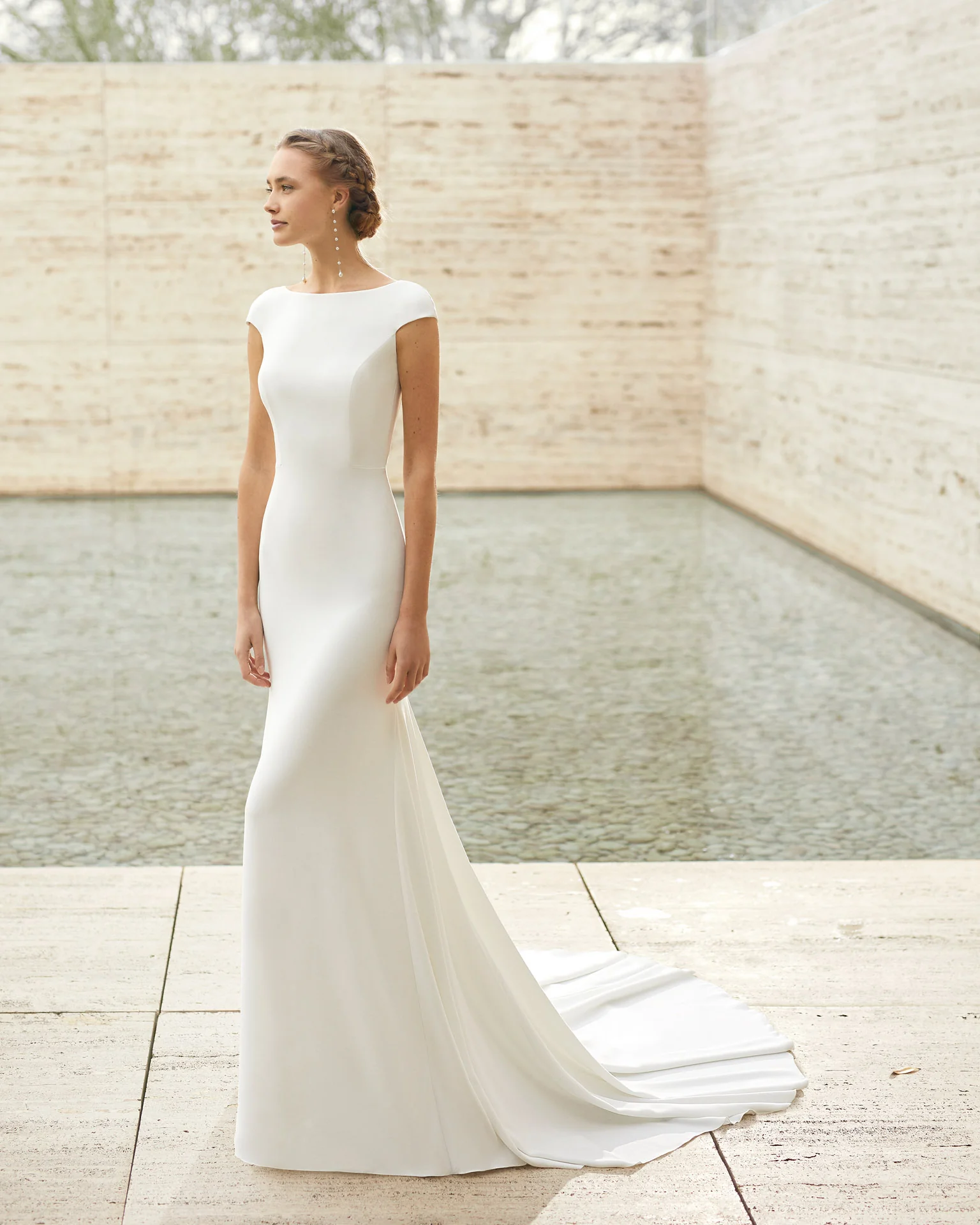 Rosa Clará Couture Dylan Crepe Column Wedding Dress - Image 2