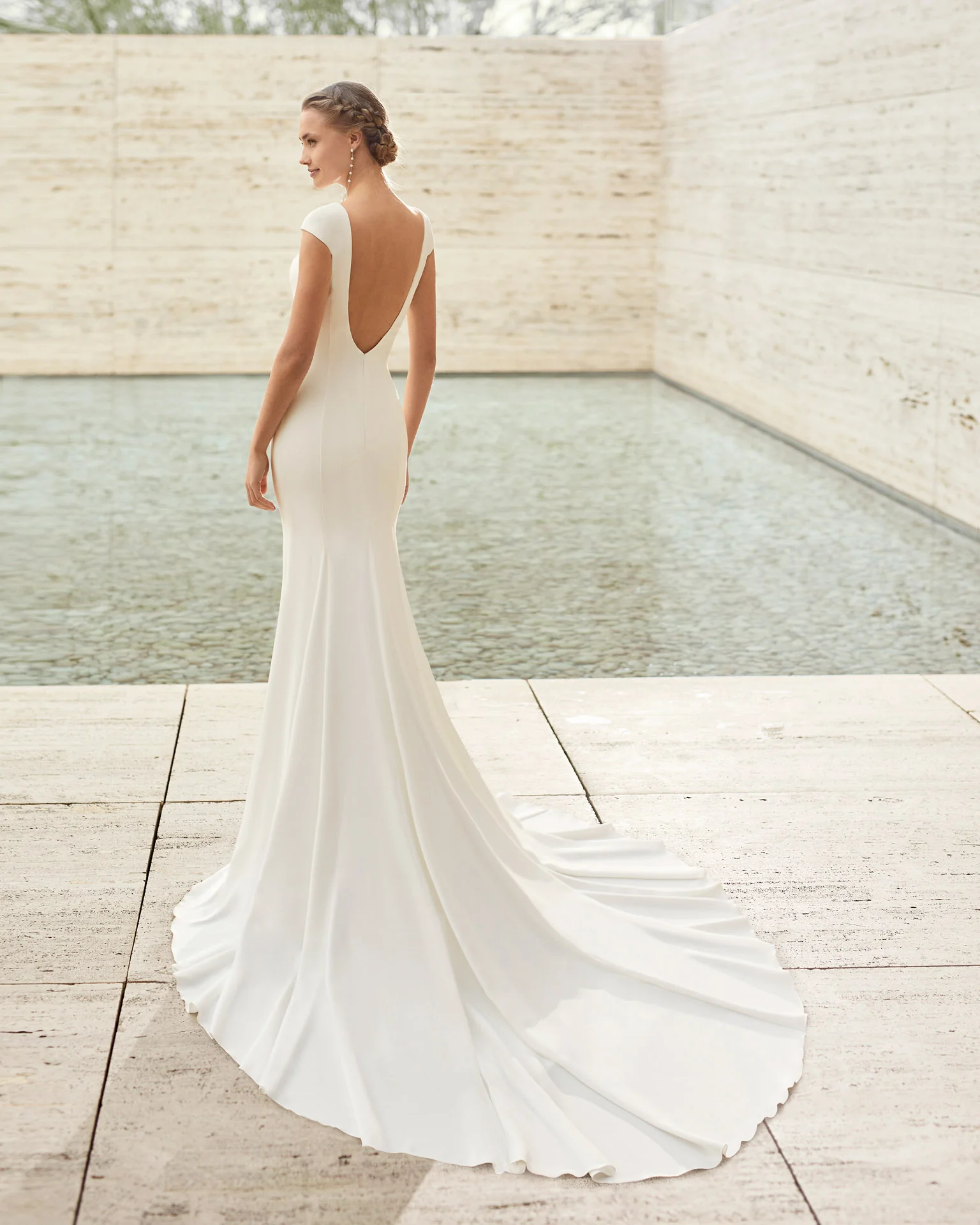 Rosa Clará Couture Dylan Crepe Column Wedding Dress - Image 3