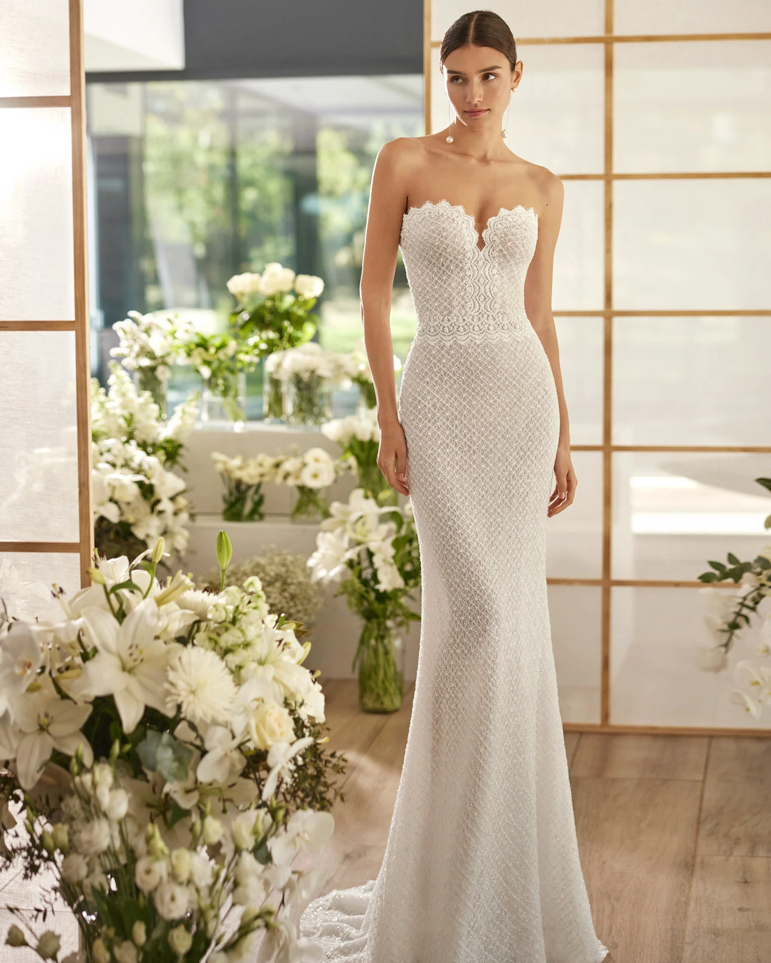 Rosa Clará Couture Miranda Strapless Lace Wedding Dress - Image 2