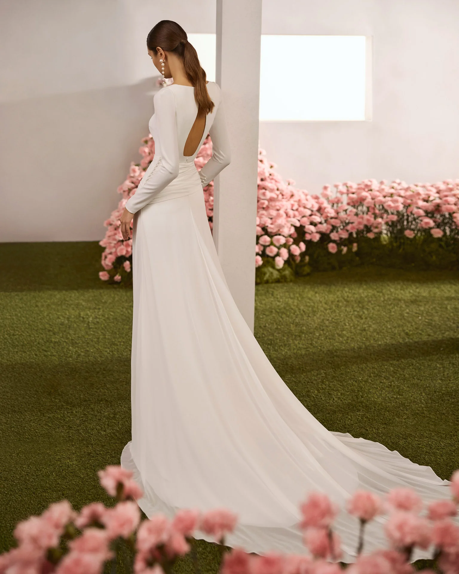 Rosa Clará Couture Riera Long-Sleeve Crepe Wedding Gown - Image 2
