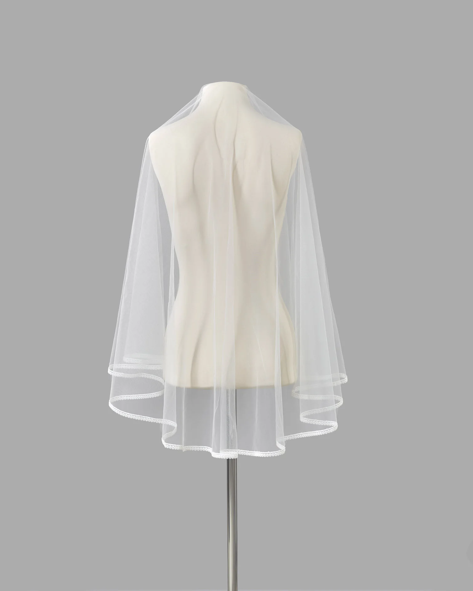 Rosa Clará Couture Soft Tulle Veil with Lace Edge