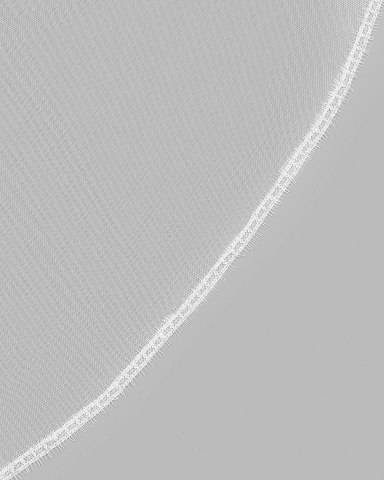 Rosa Clará Couture Soft Tulle Veil with Lace Trim - Image 3