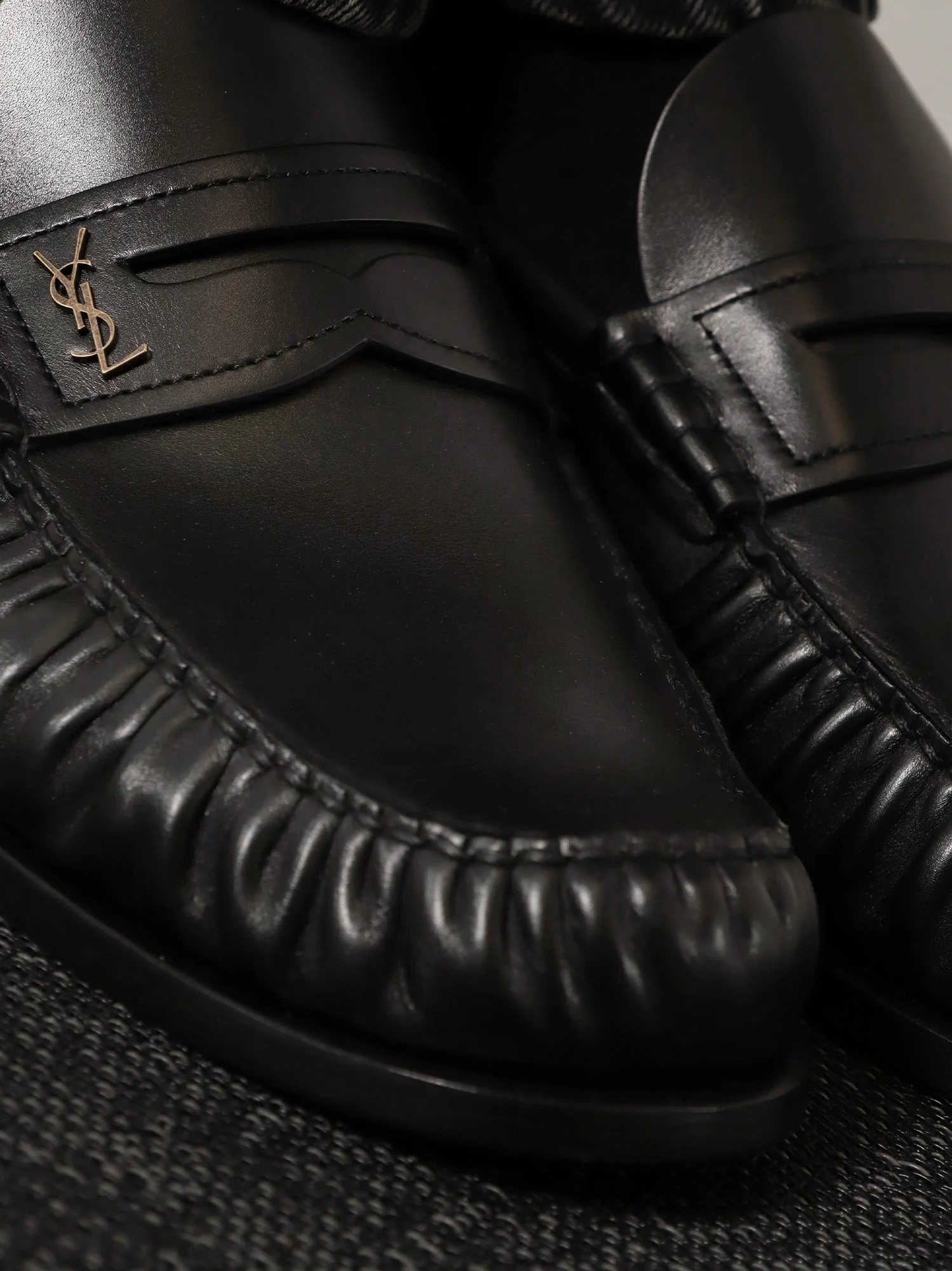 Saint Laurent Laurent 05 Leather Loafers - Image 2