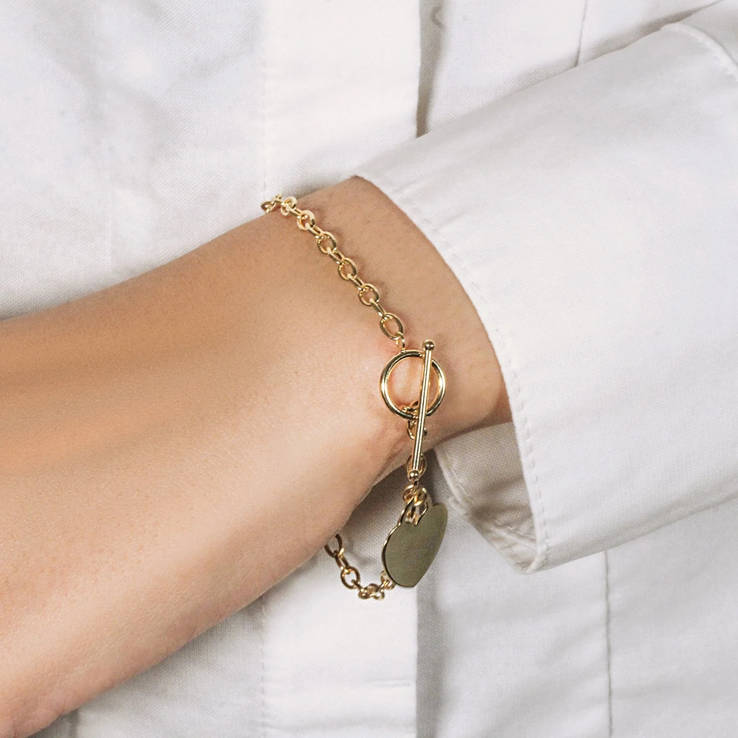 Toggle Bracelet with Heart Charm in 14k Yellow Gold - Image 9