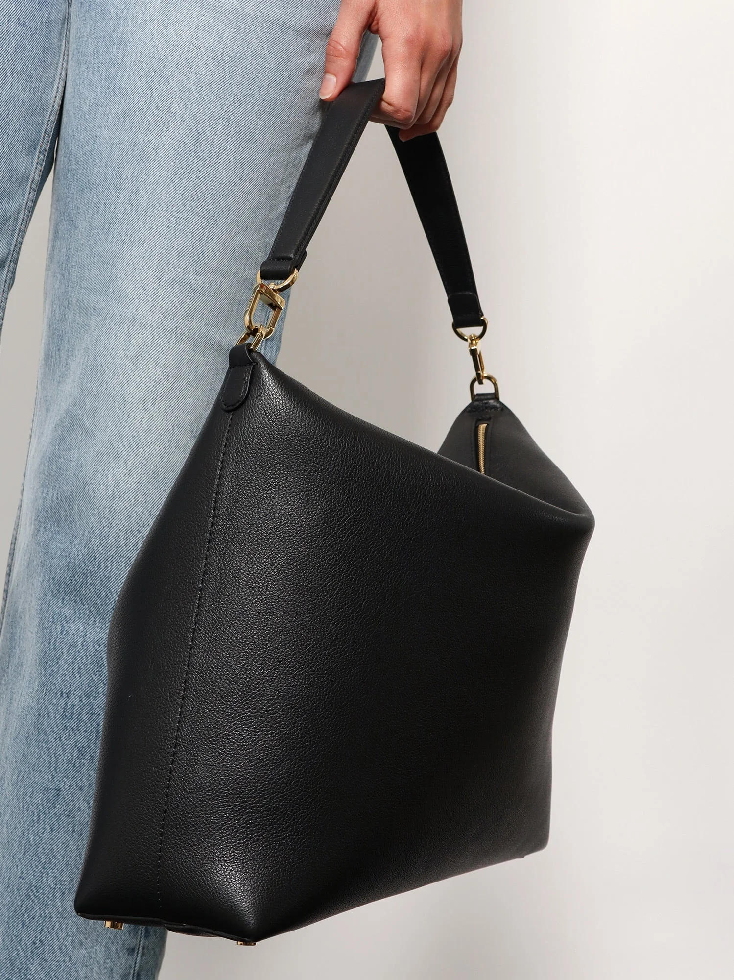 Toteme Bevel Leather Shoulder Bag - Image 2