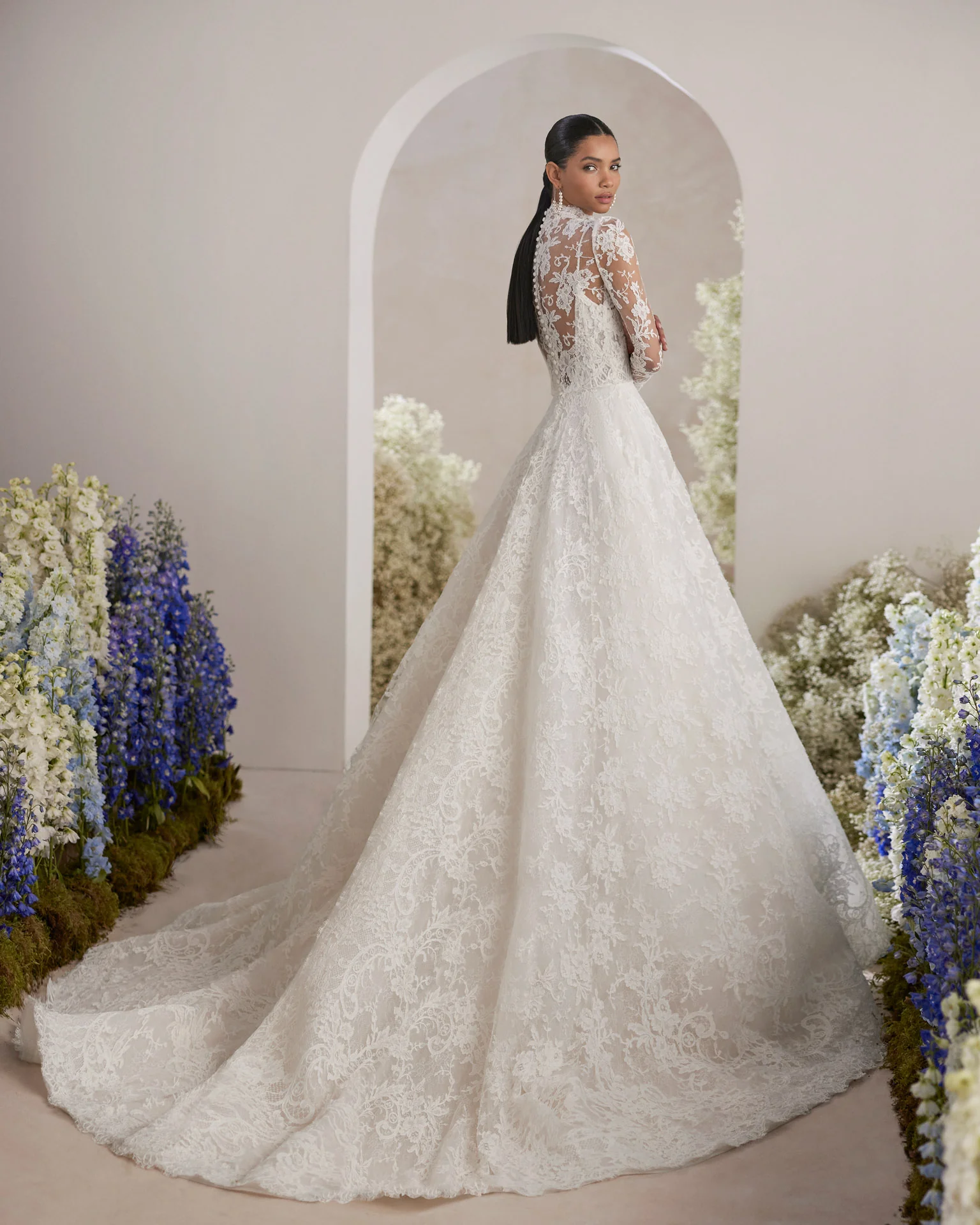 Turin – Rosa Clará Couture Two-Piece A-Line Lace Wedding Dress - Image 2