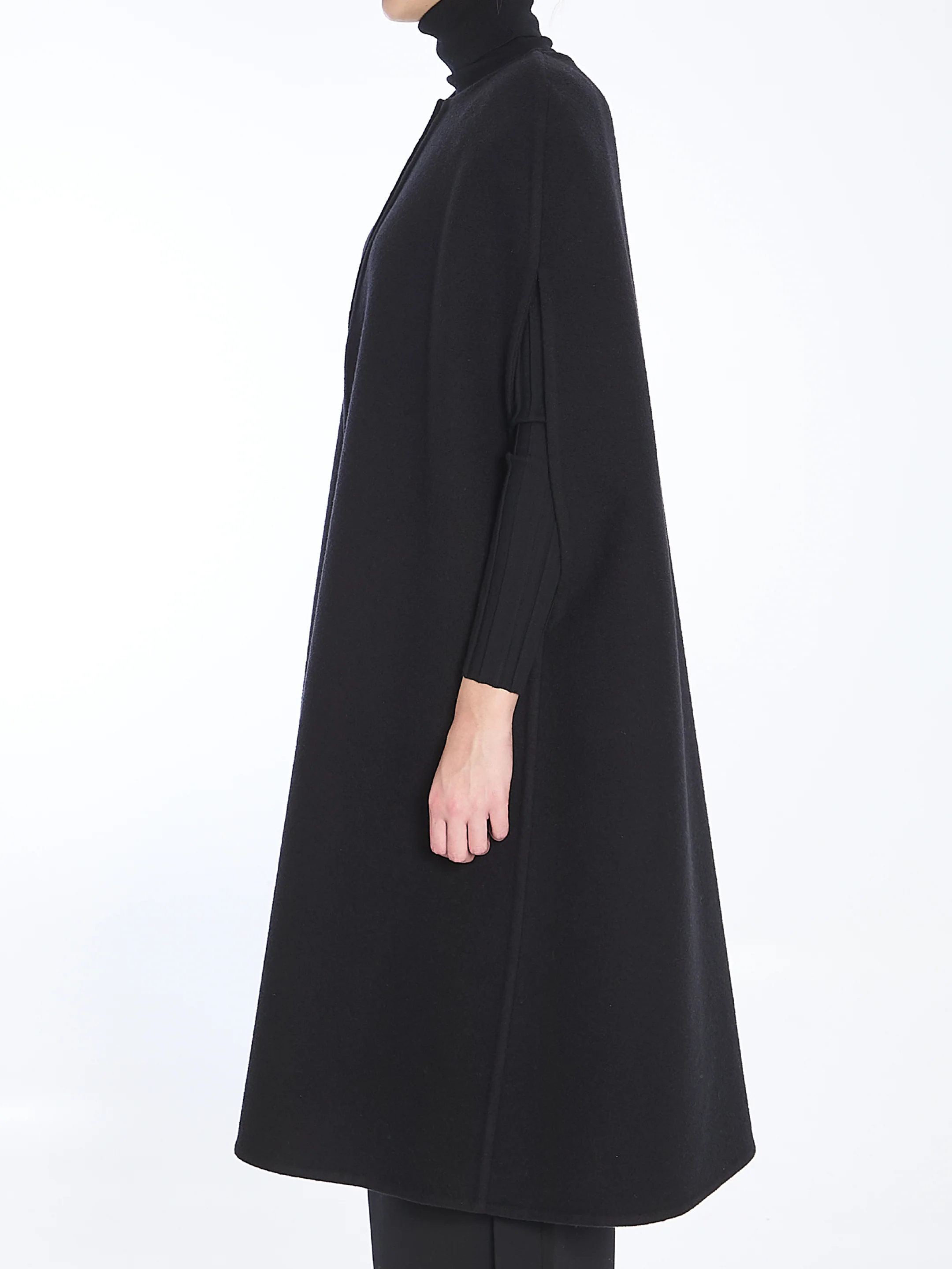 Valentino Garavani Fluffy Cashmere Blend Cape - Image 3