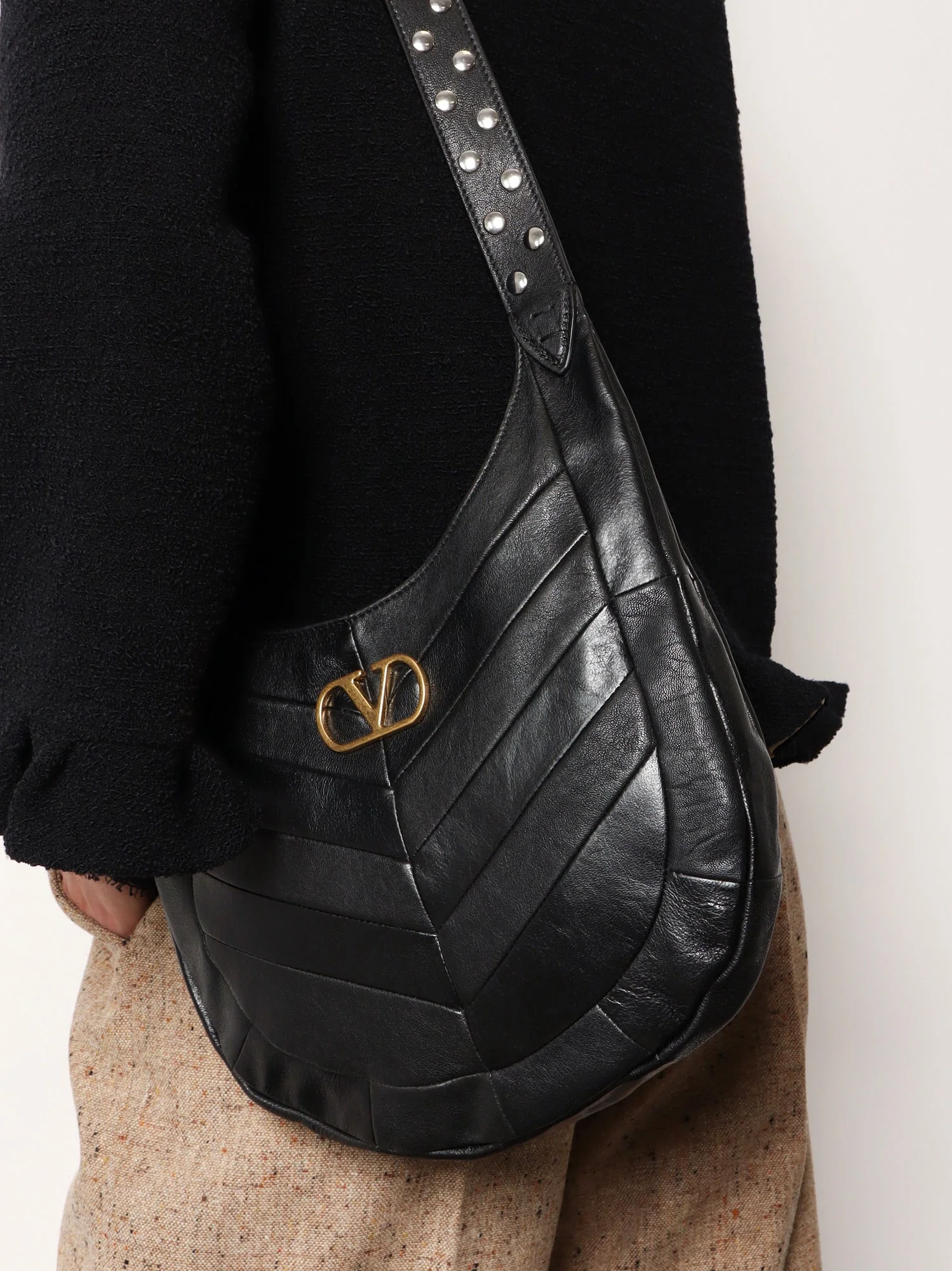 Valentino Garavani Leather Hobo Crossbody Bag With Metal Vlogo Signature - Image 2