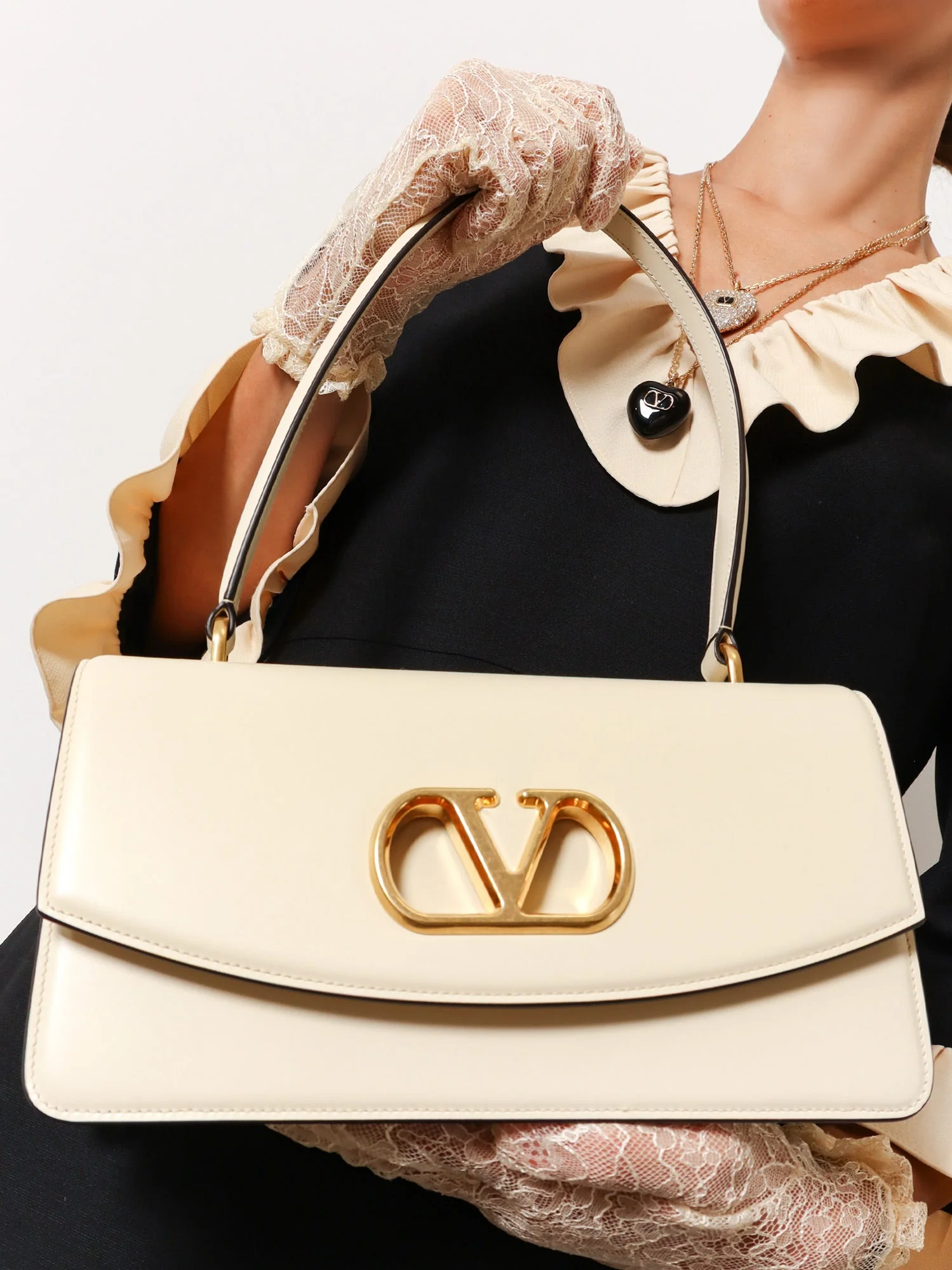 Valentino Garavani Leather Vlogo Shoulder Bag - Image 2